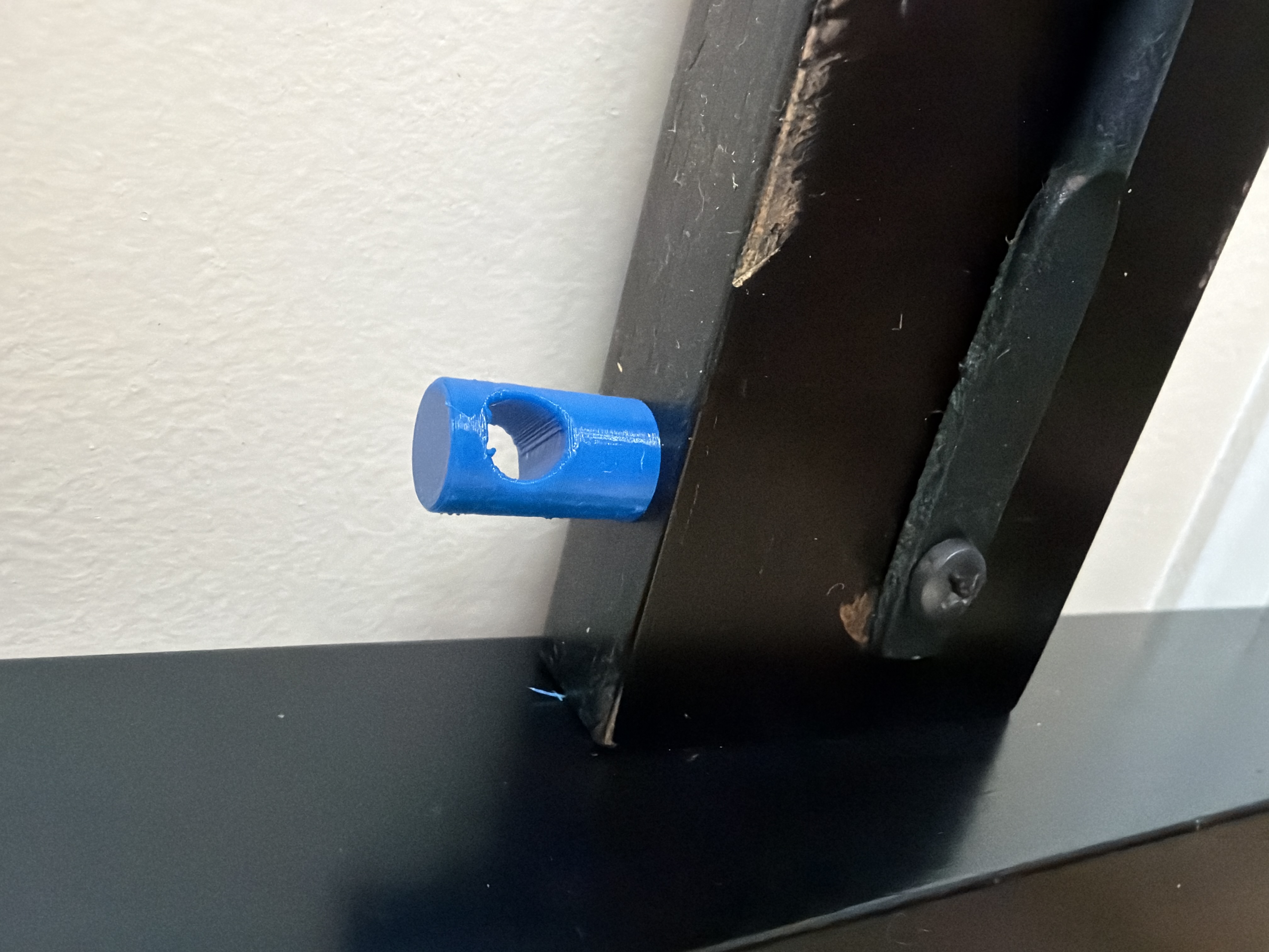 M6 17.2mm long 90 degree insert nut