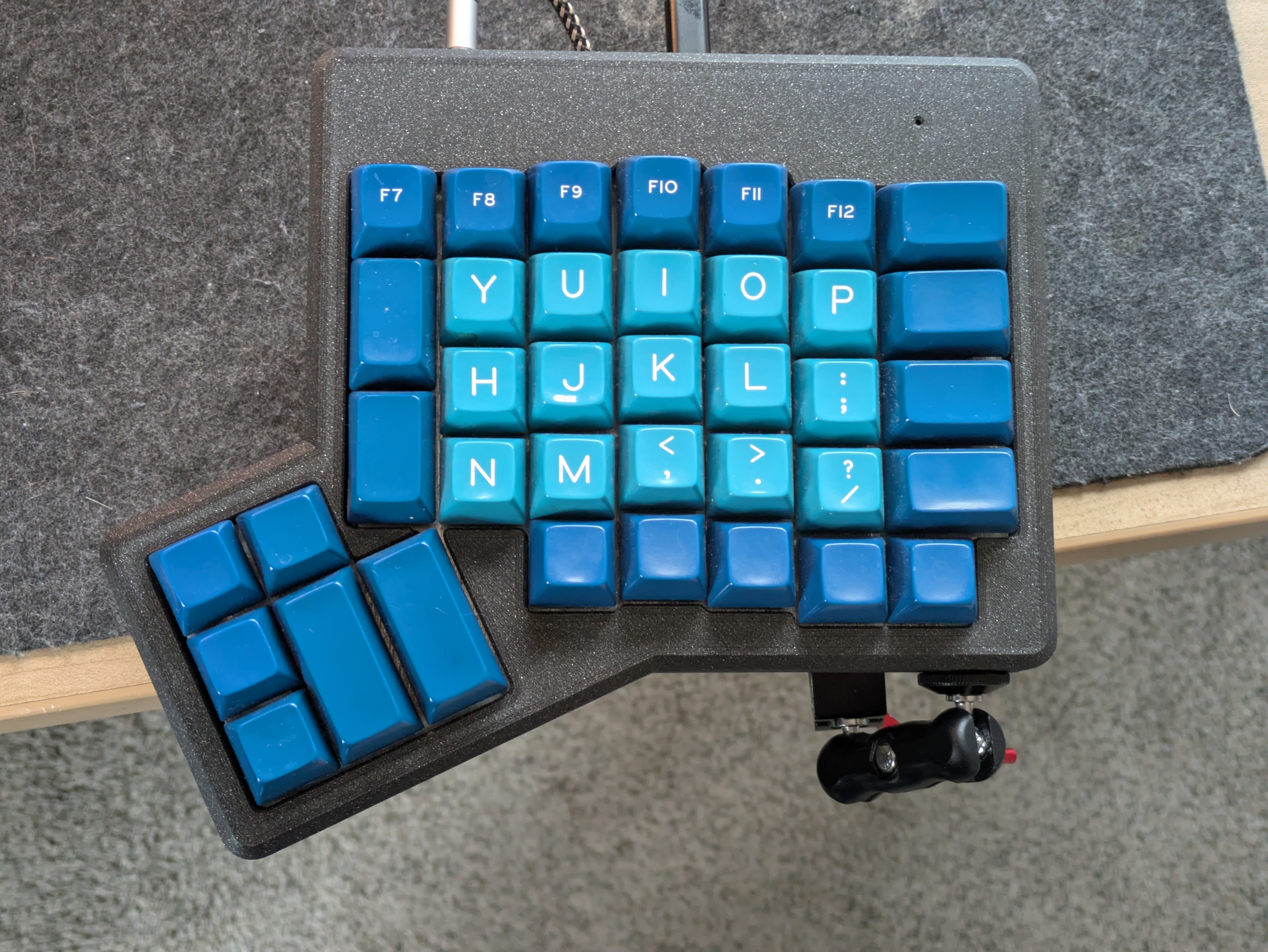 Mountable Ergodox Case — thumbnail 4