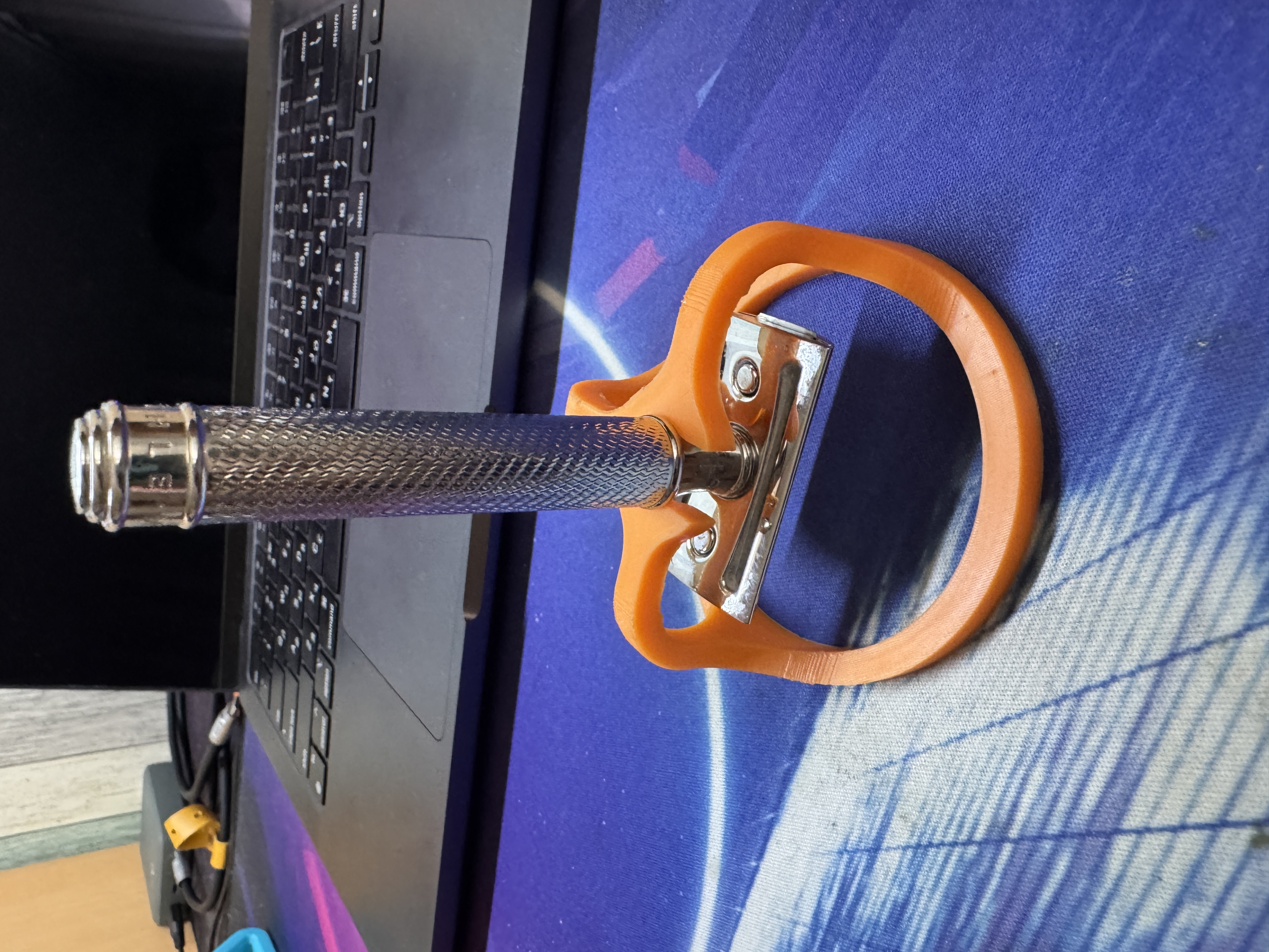 Parametrical T-shaped Razor Holder (Solidworks)