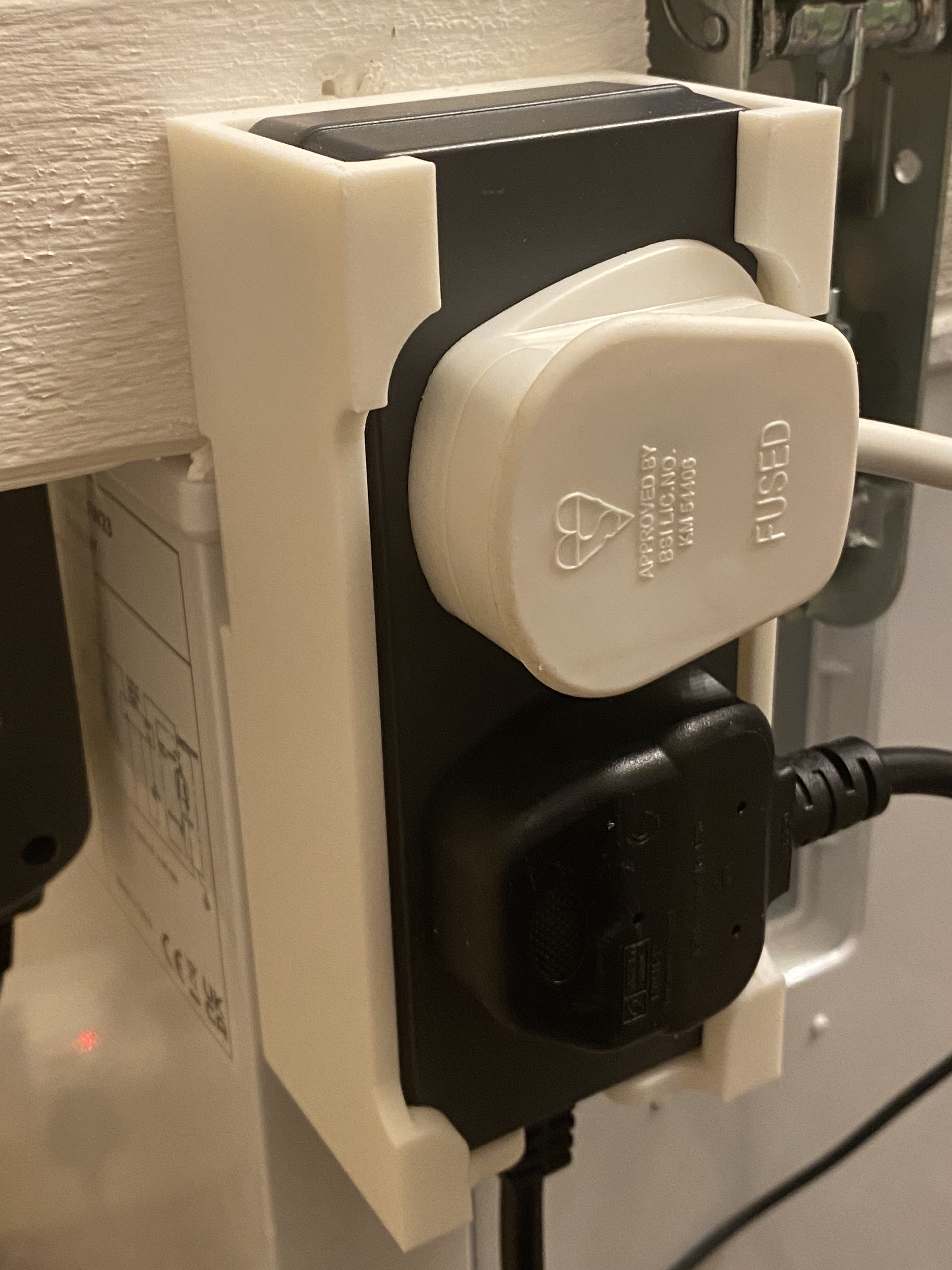 A mount for the Inkbird-308 temperature controller extension plug UK version.