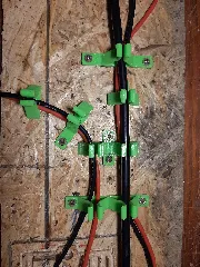 heavy duty cable clamp. wytrzymały klips do kabli