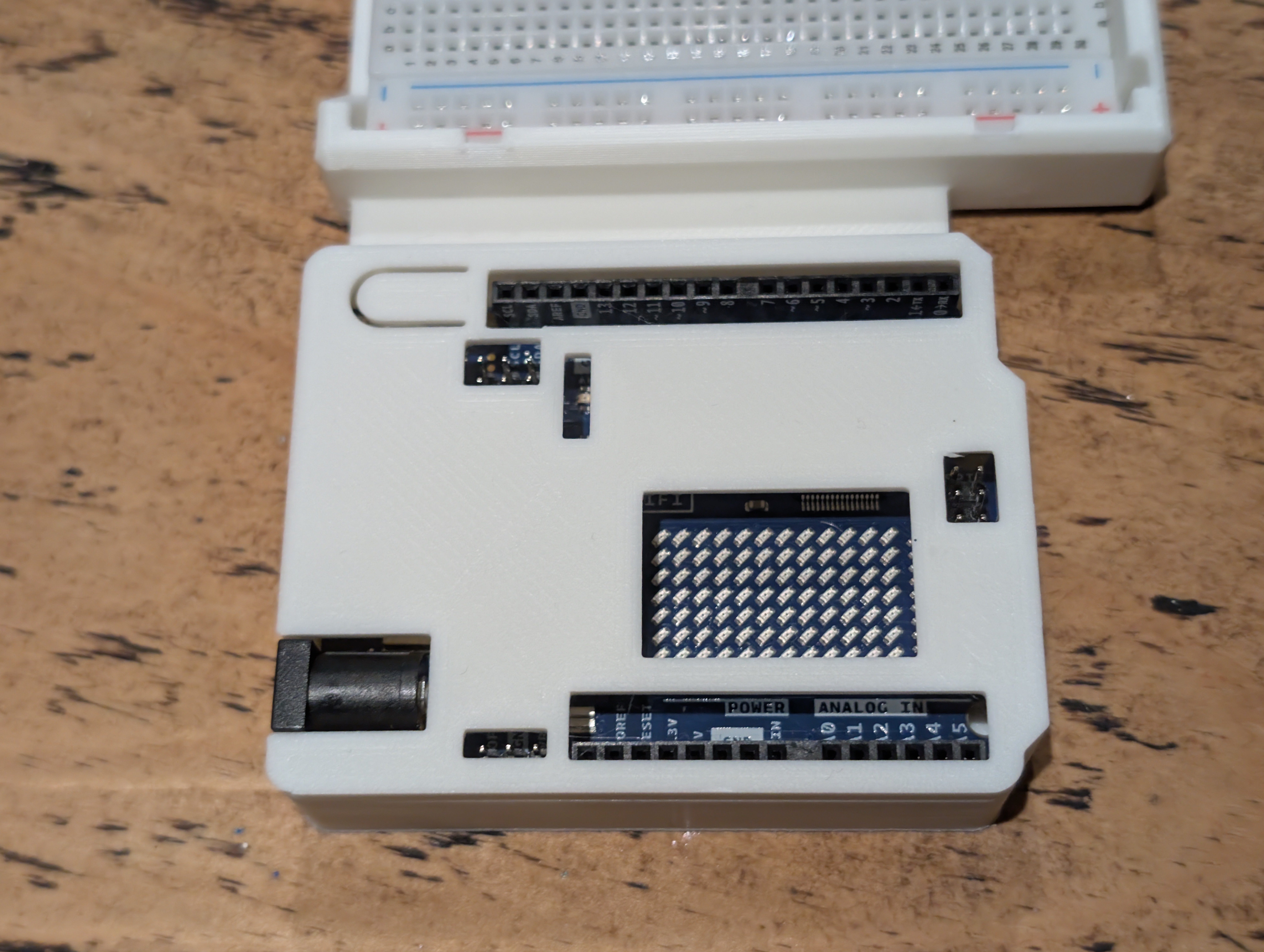 Arduino R4 WIFI case with Breadboard holder