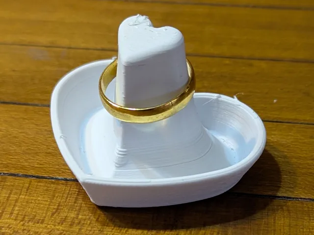 Heart ring holder - small