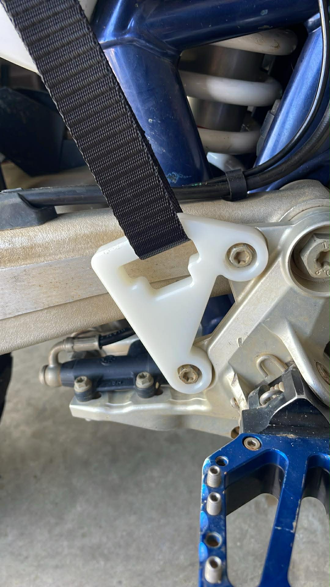 Heel Guard - Pannier Anchor - Husqvarna 701