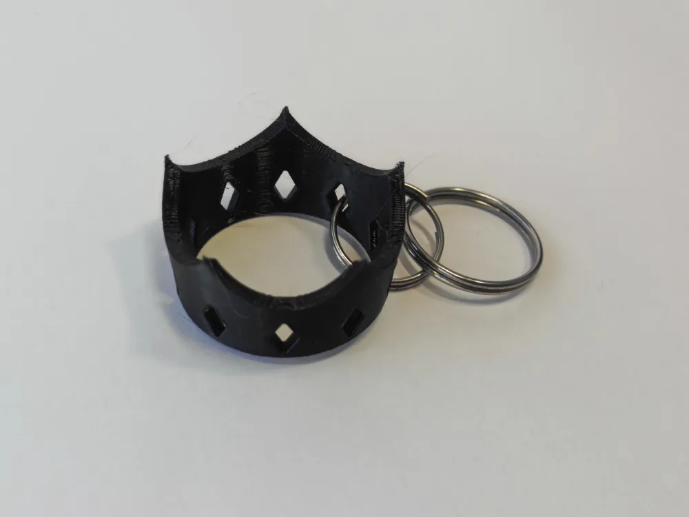 Miniatura 2 do modelo 3D Crown Keychain