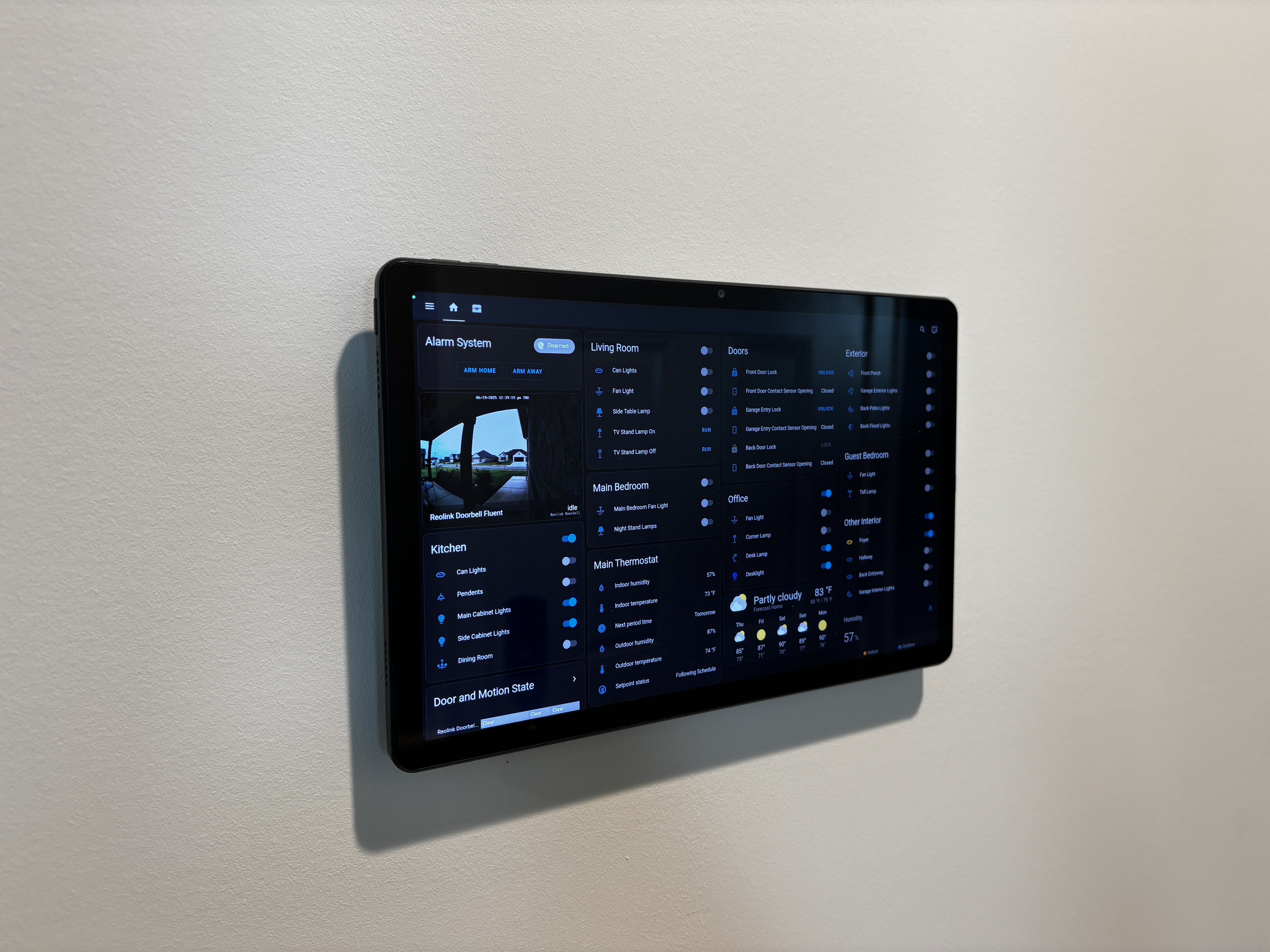 Floating Universal Tablet Wall Mount