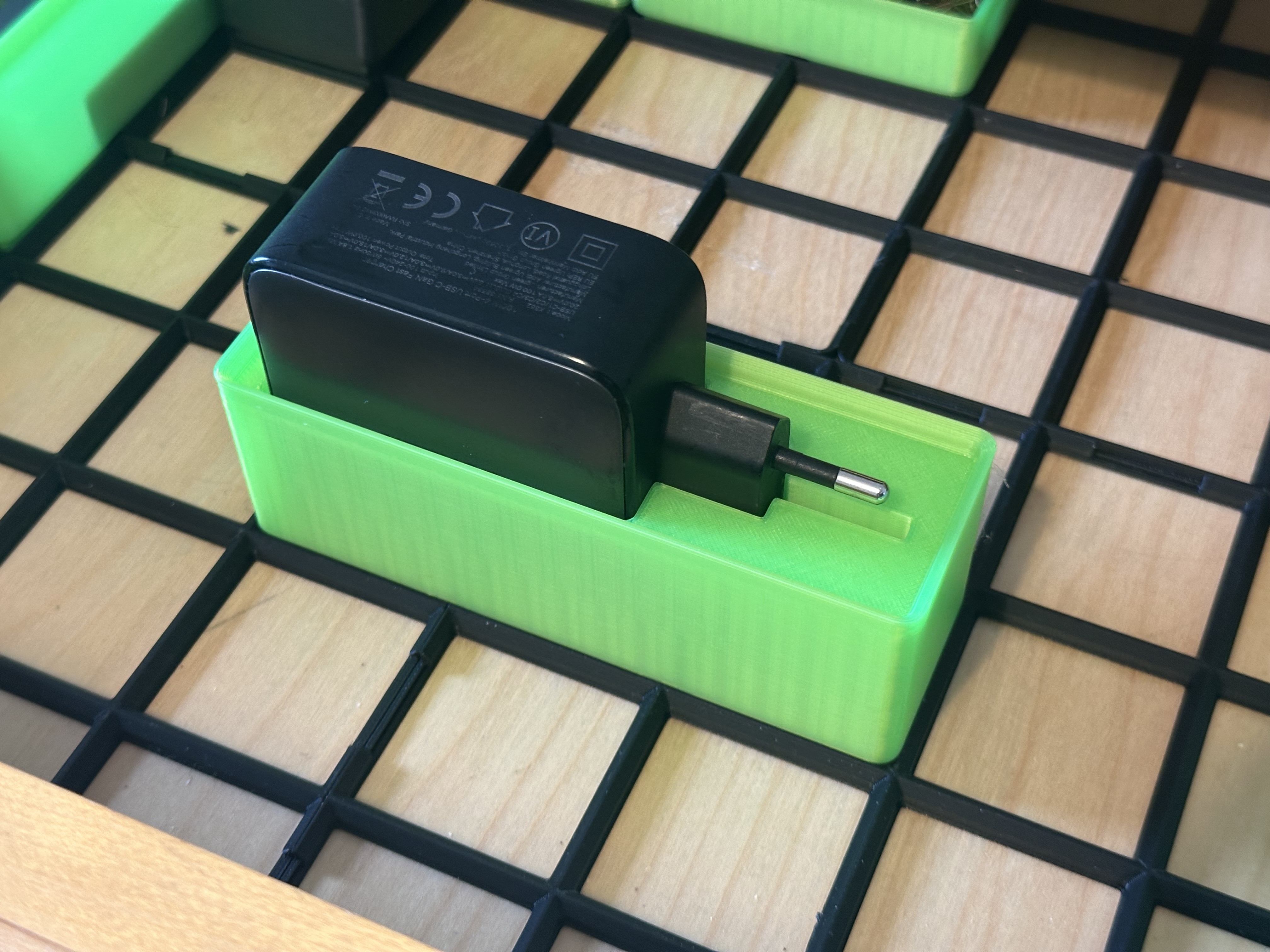 Gridfinity holder for ugreen power brick