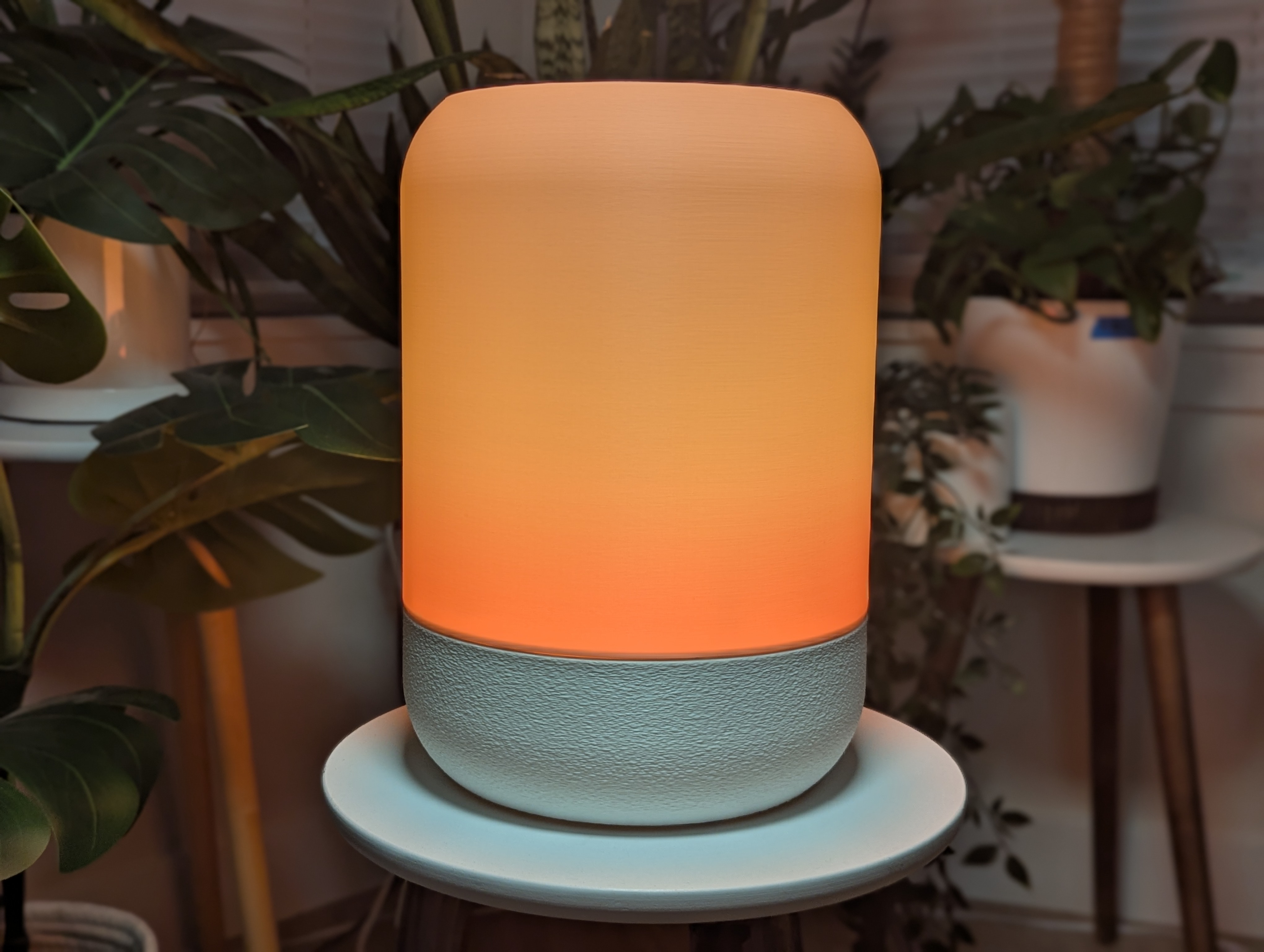 Capsule Lamp