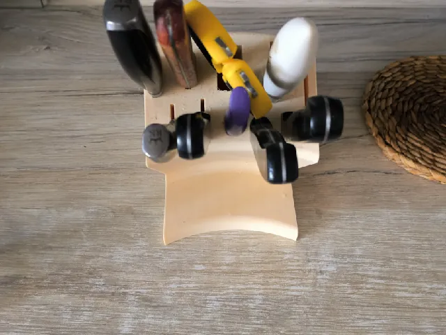 Knife holder