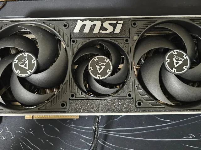 MSI Ventus 5090 Fan deshroud Actic mod