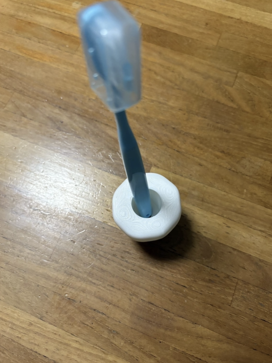 Miniatura 3 do modelo 3D Tooth-Shaped Toothbrush Stand