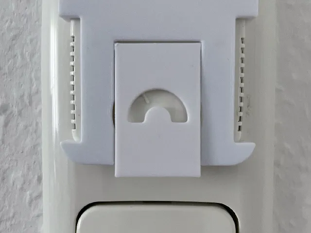 Cover for Busch-Jaeger underfloor heating thermostat // Abdeckung für Busch-Jaeger Fussbodenheizungs-Thermostat