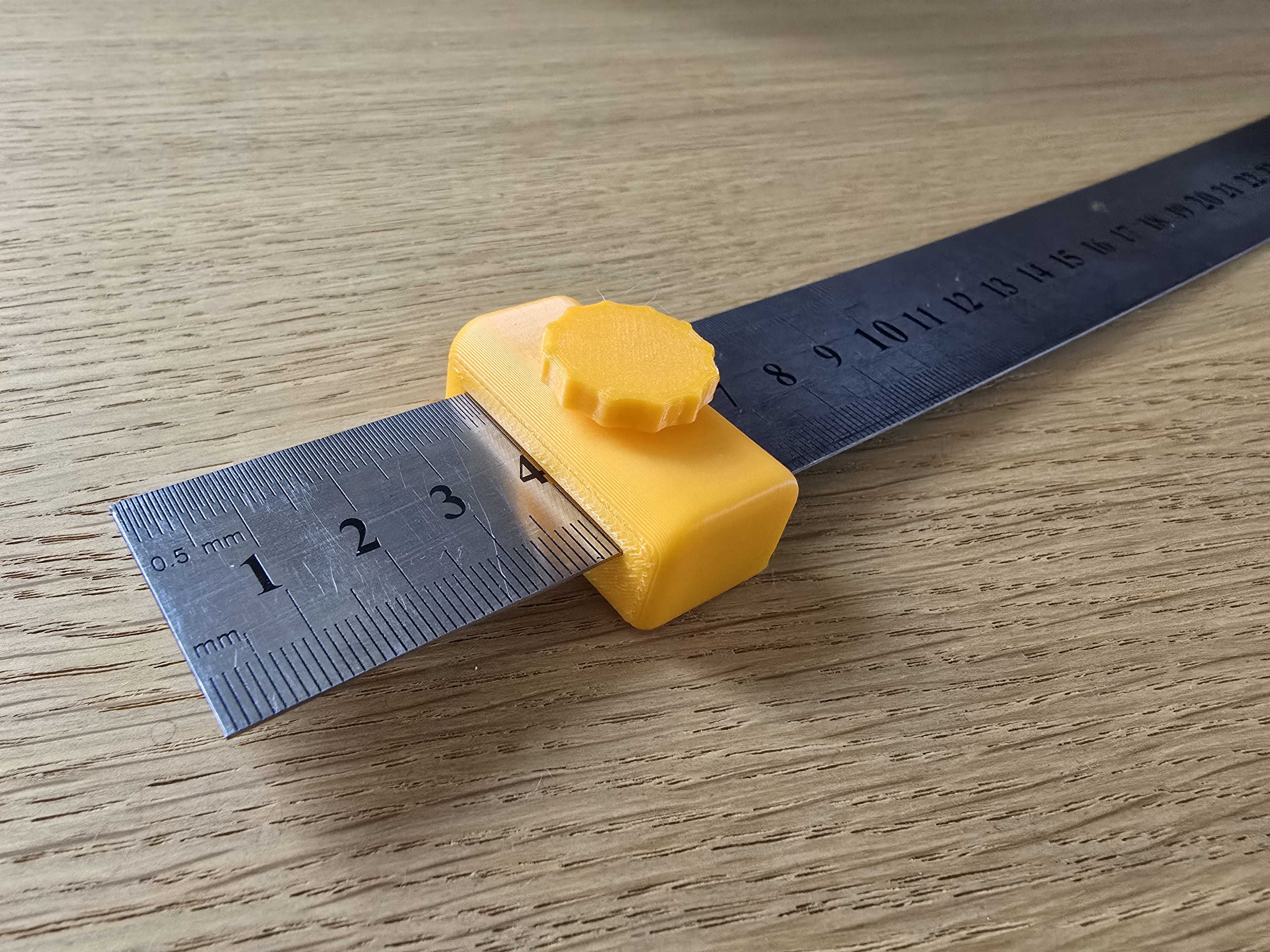 Linealanschlag für Metalllineale (30mm x 1mm)