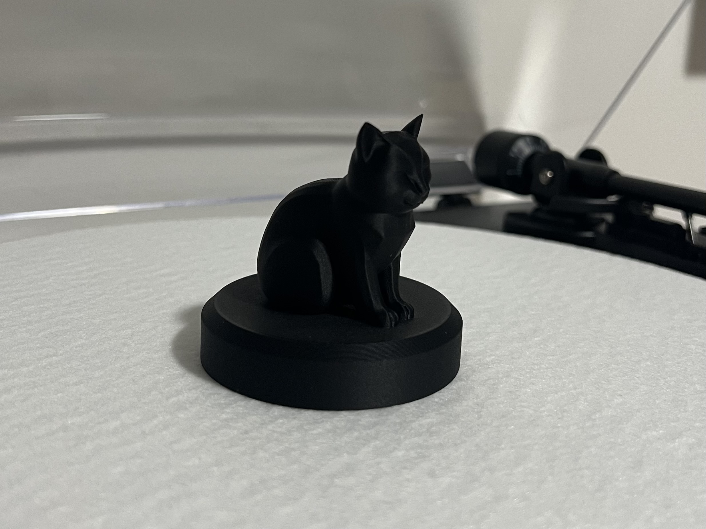 Sitting Cat - Vinyl Turntable Decor