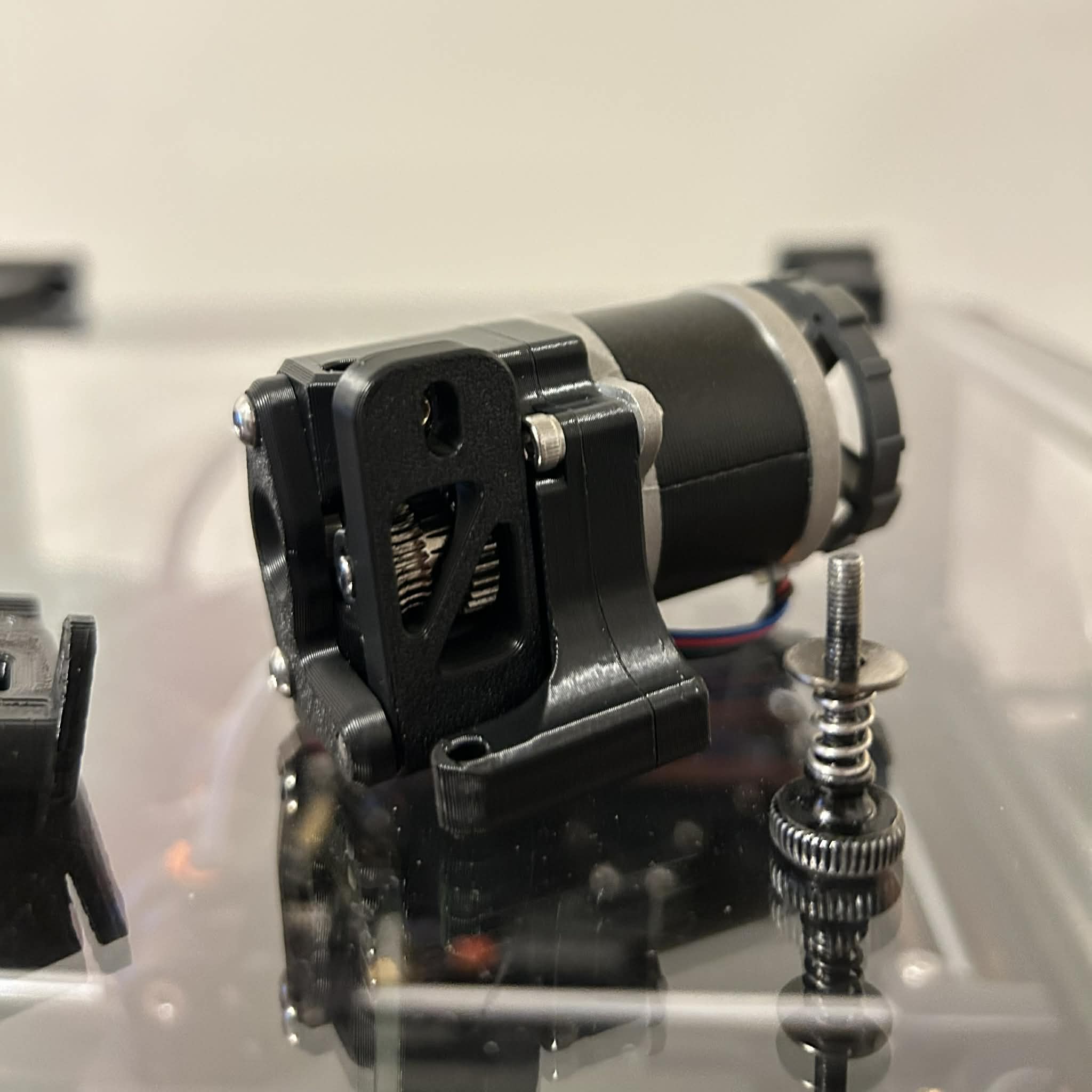 SOSA - Tensioner Arm with thumbscrew slot