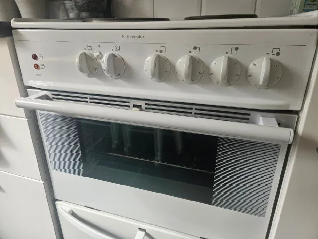 Universal oven door handle