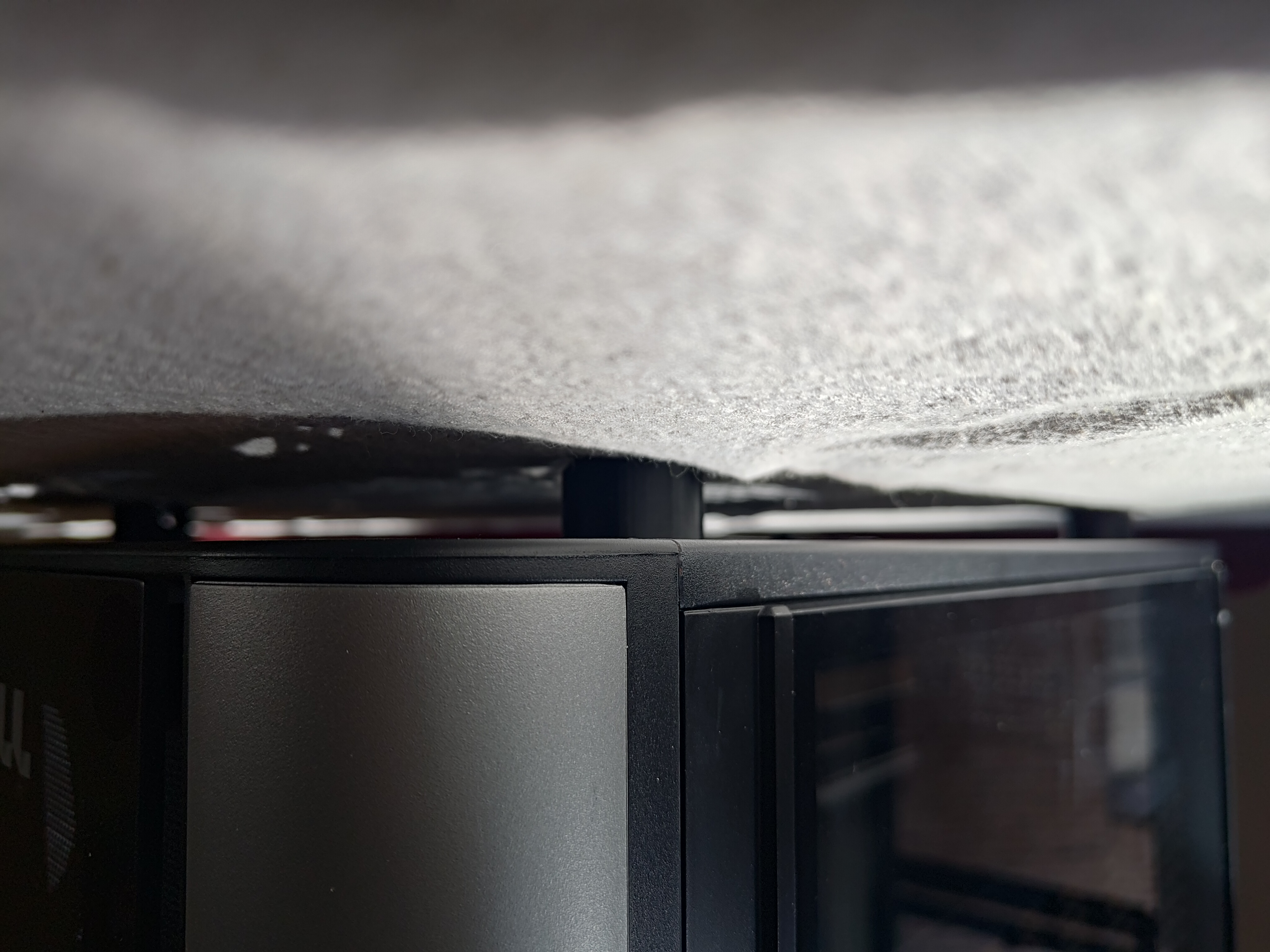 Feet for thermaltake pc case