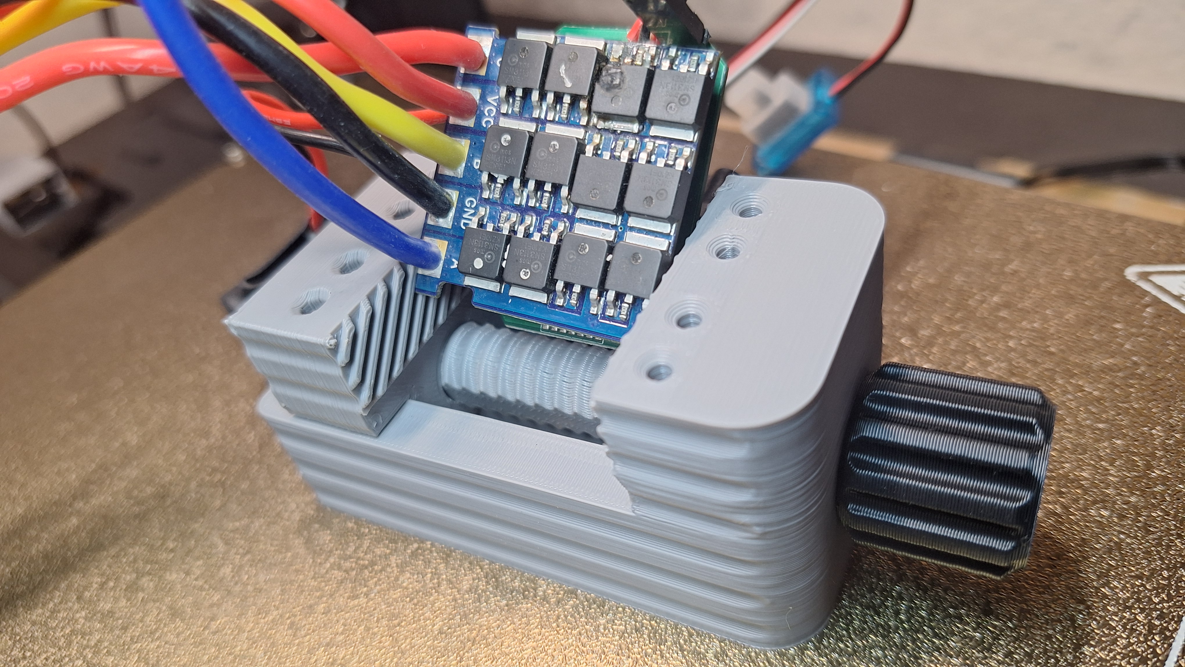 Customizable mini table vise (40 mm)