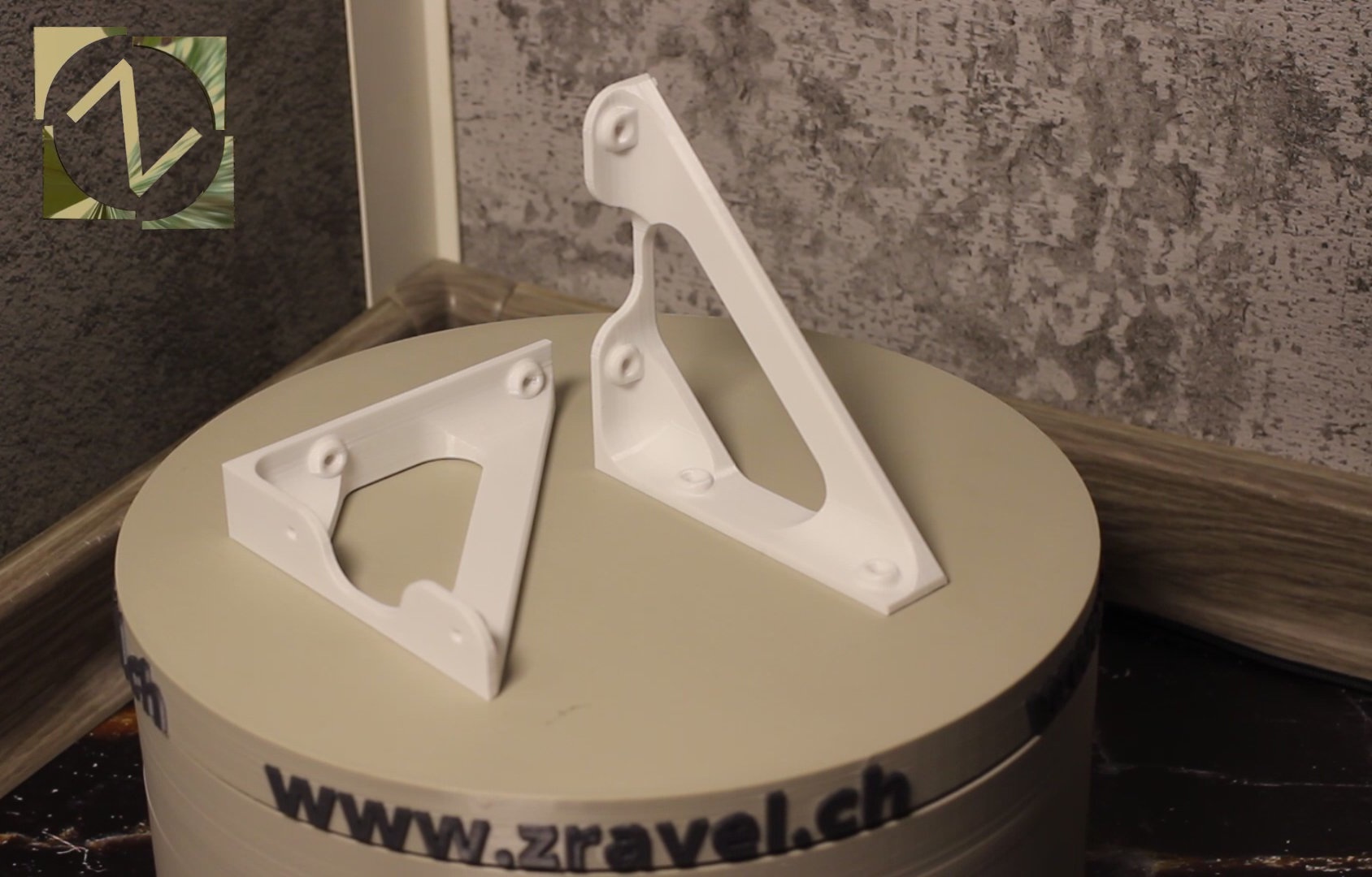 3D-Printed Universal Brackets – 100×100 mm with 3 mm Holes