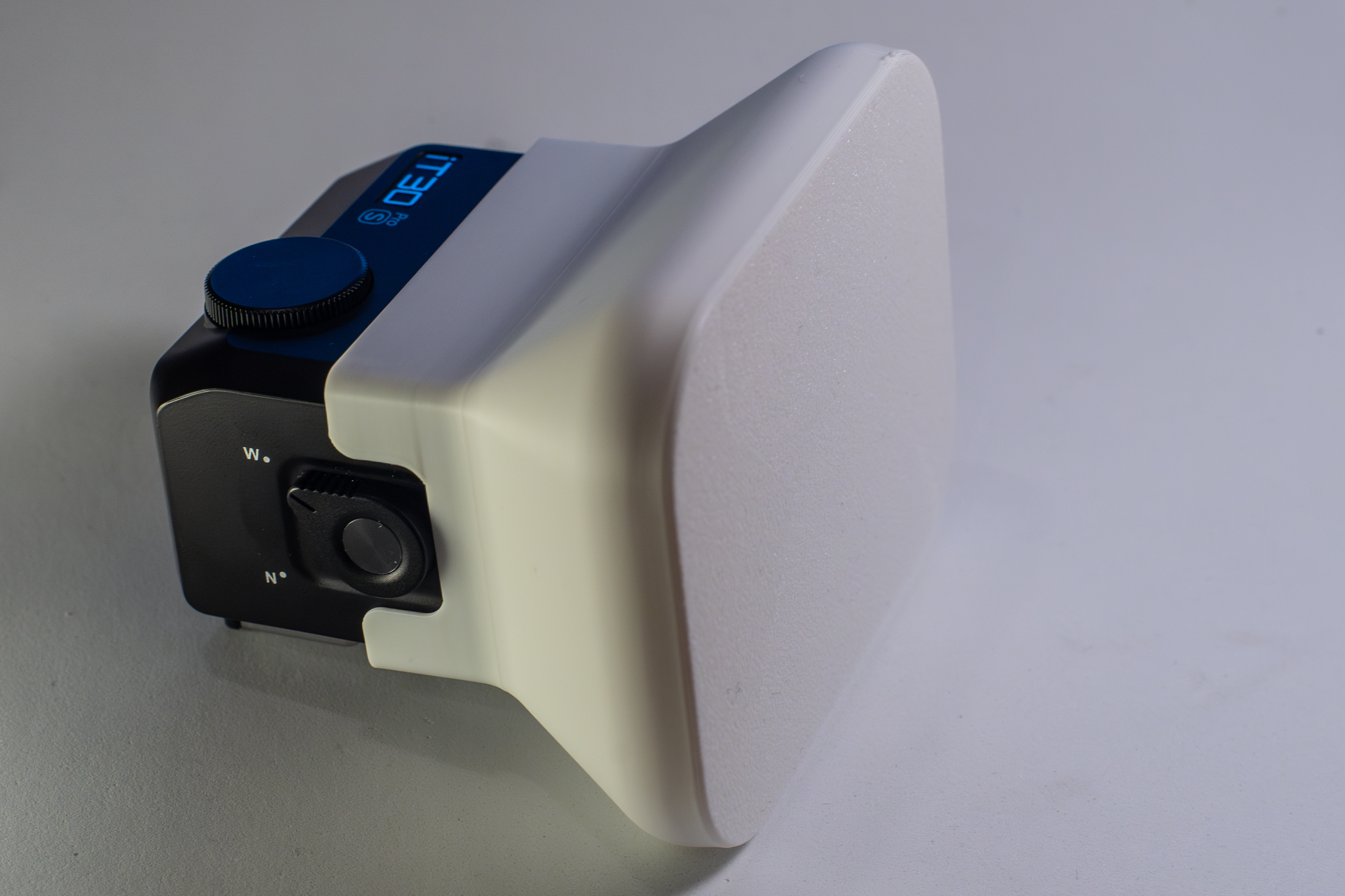 Miniatura 4 do modelo 3D godox it30 pro diffuser