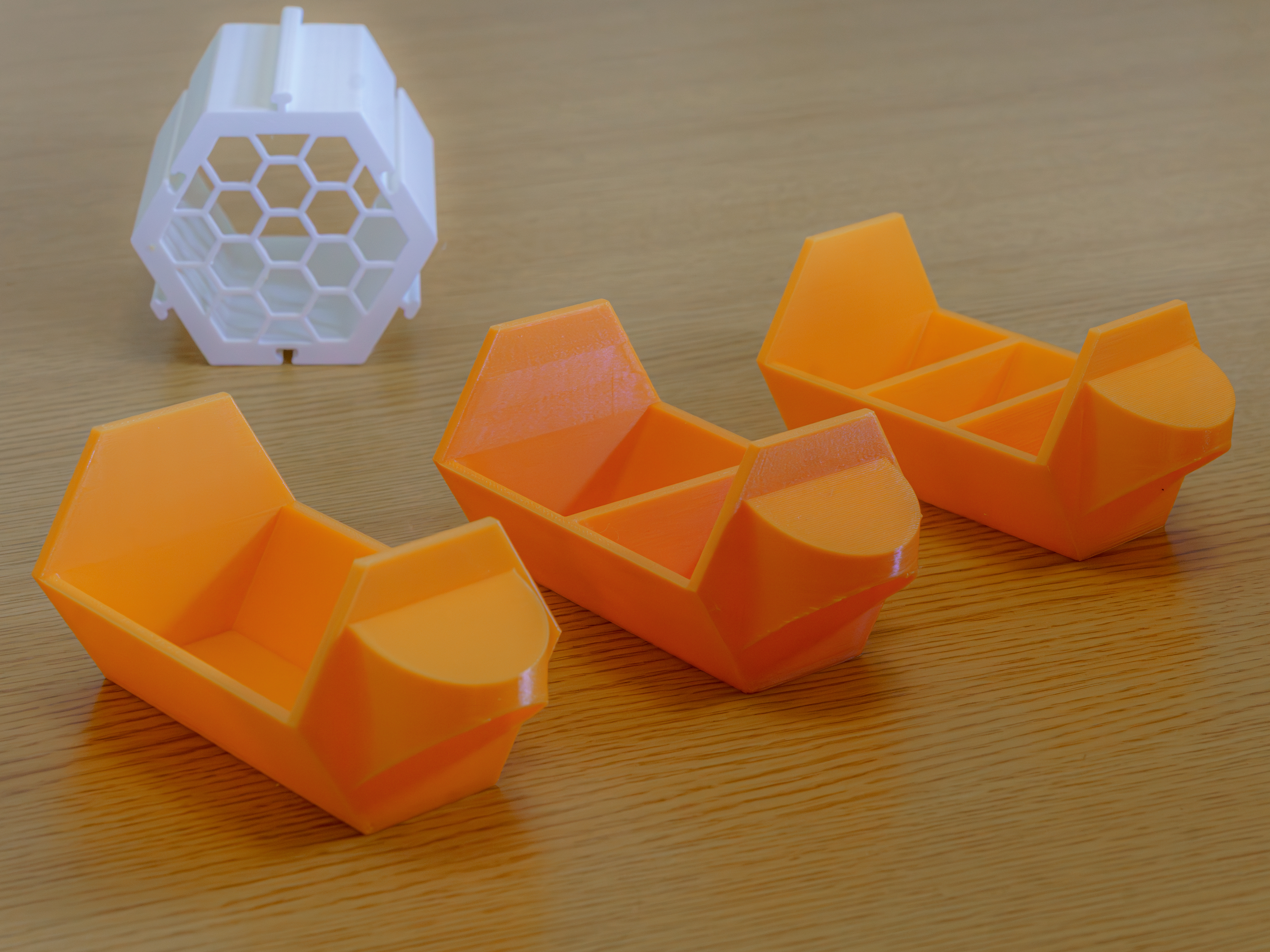 Miniatura 2 do modelo 3D Modular Hexagon Storage (Small)