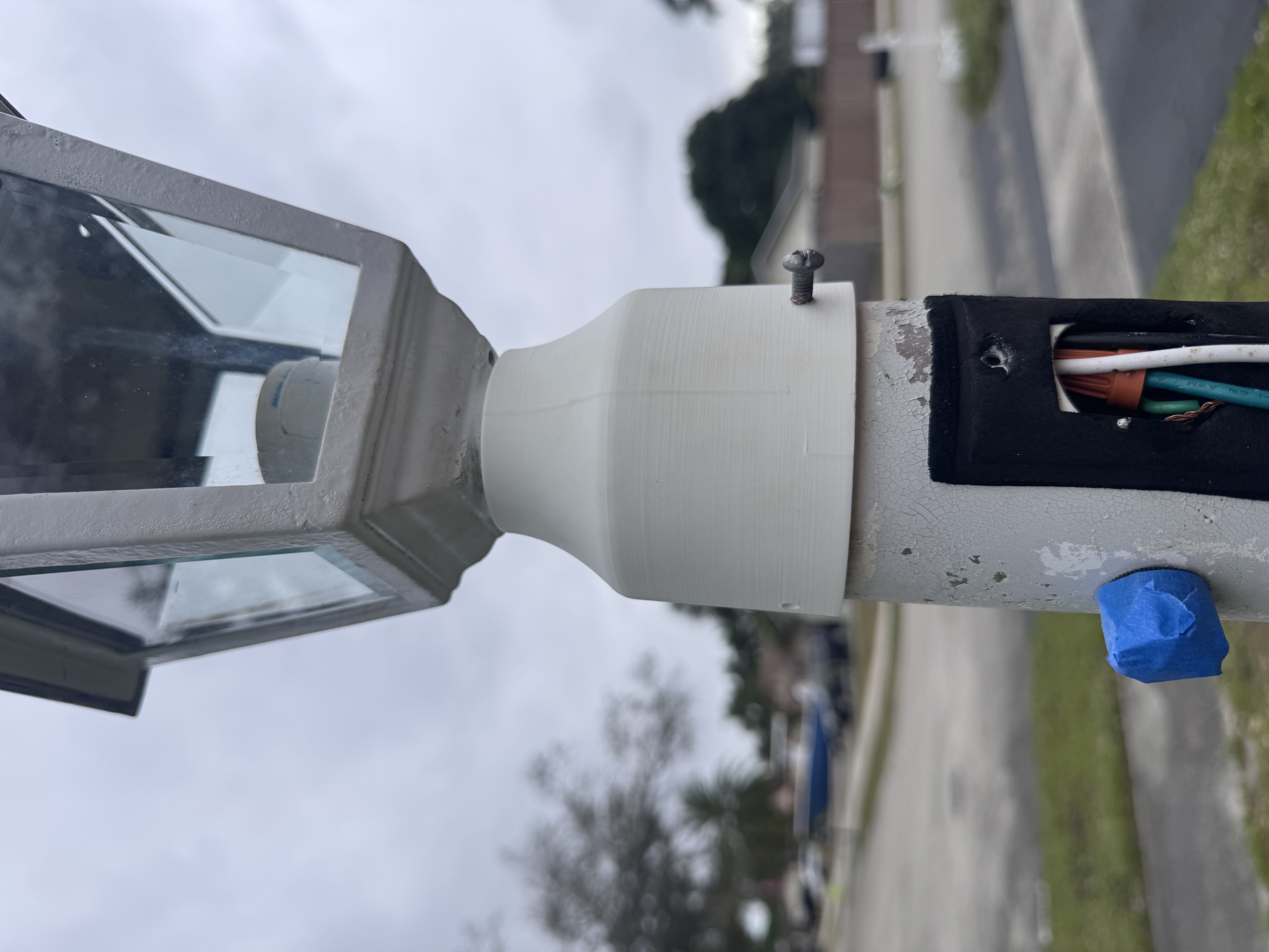 Lamp Post Mount Cup