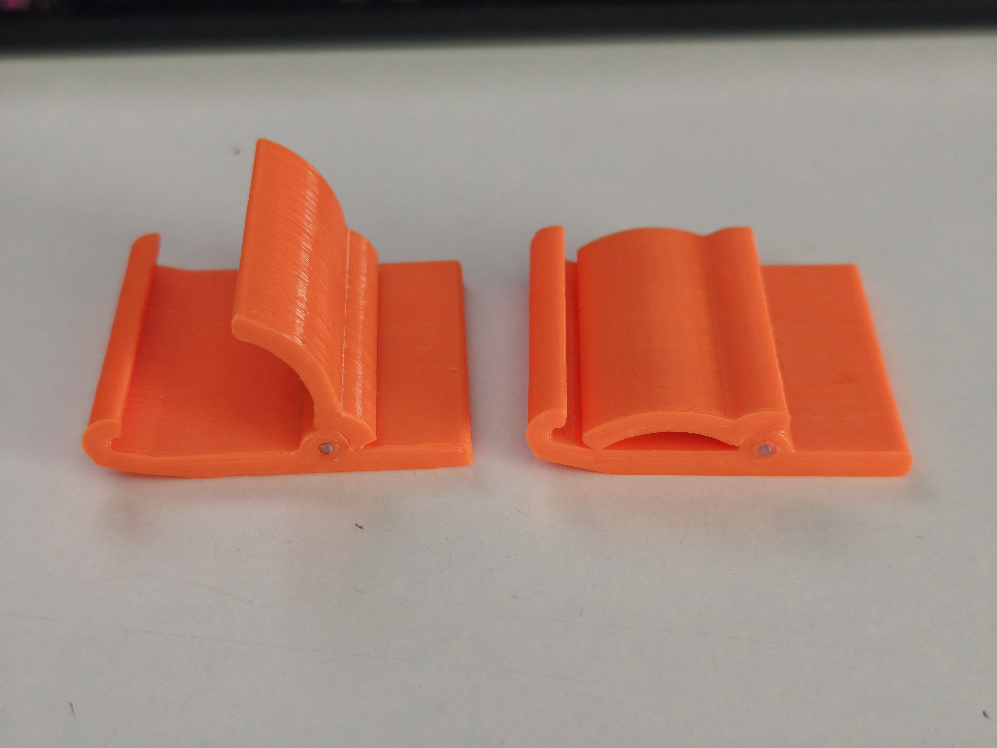Foldable phone stand