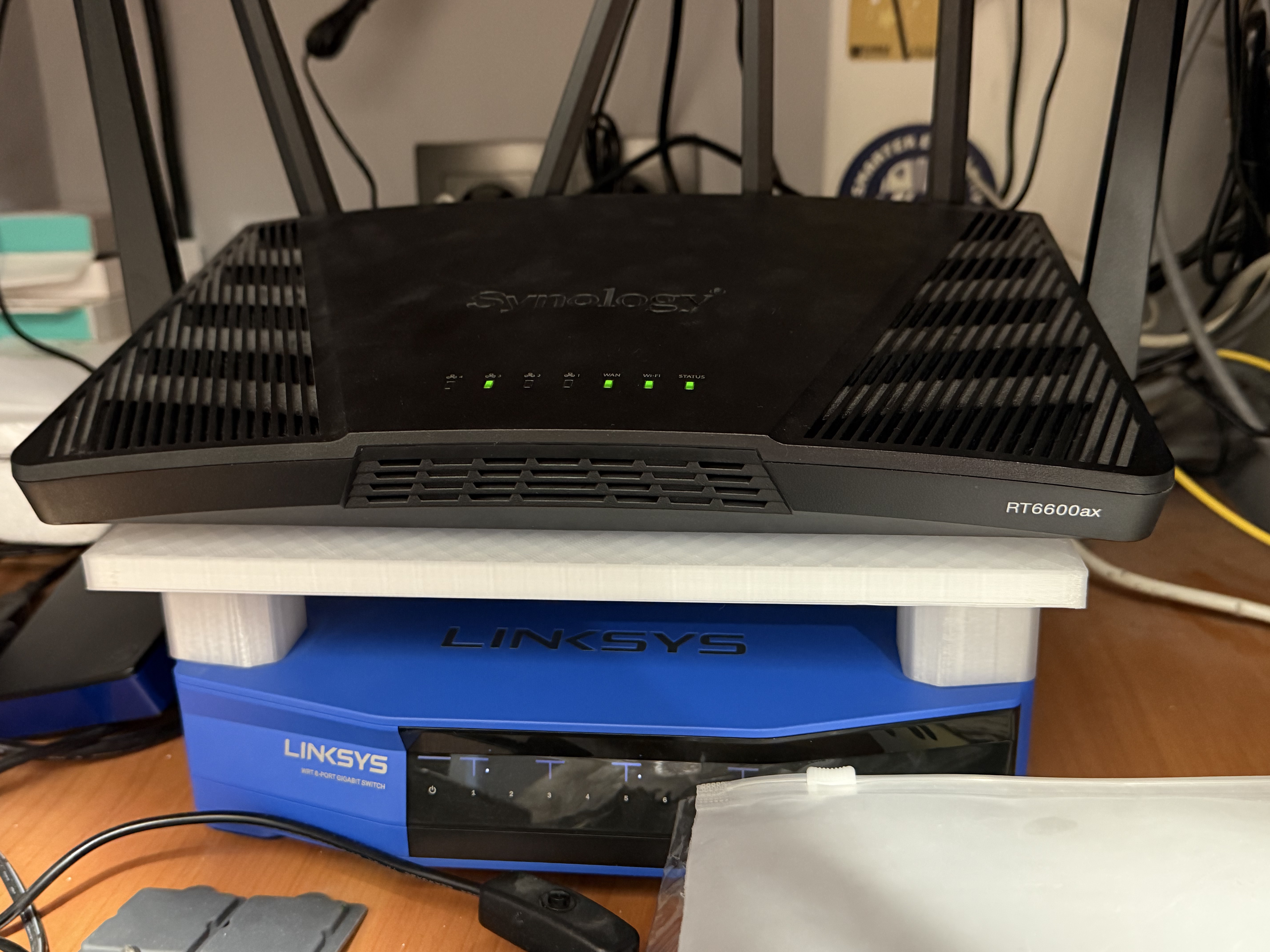 Linksys SE4008 WRT 8-port Gigabit Switch Stackable Table