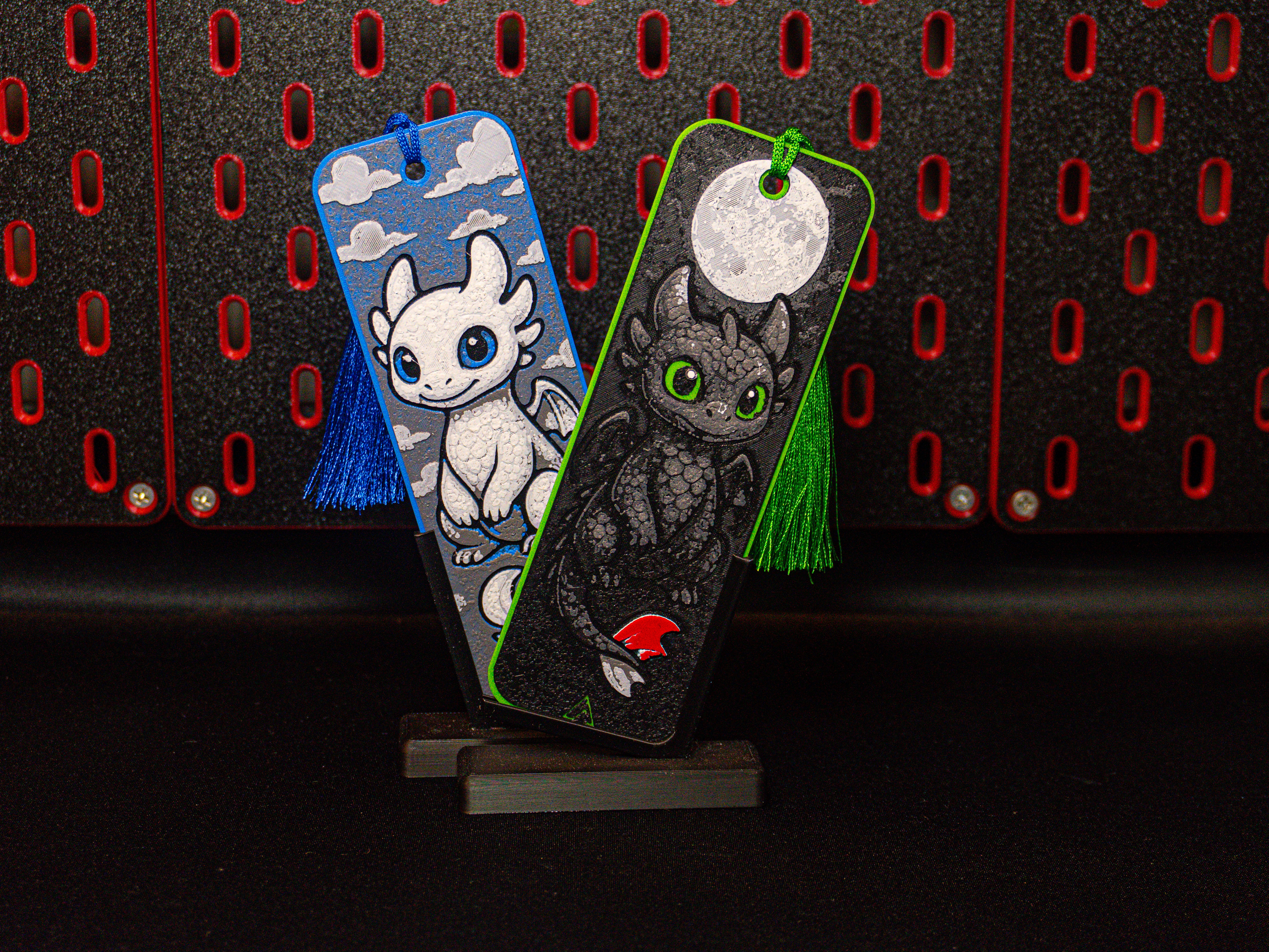 Miniatura 4 do modelo 3D Toothless Dragon - Hueforge Bookmark