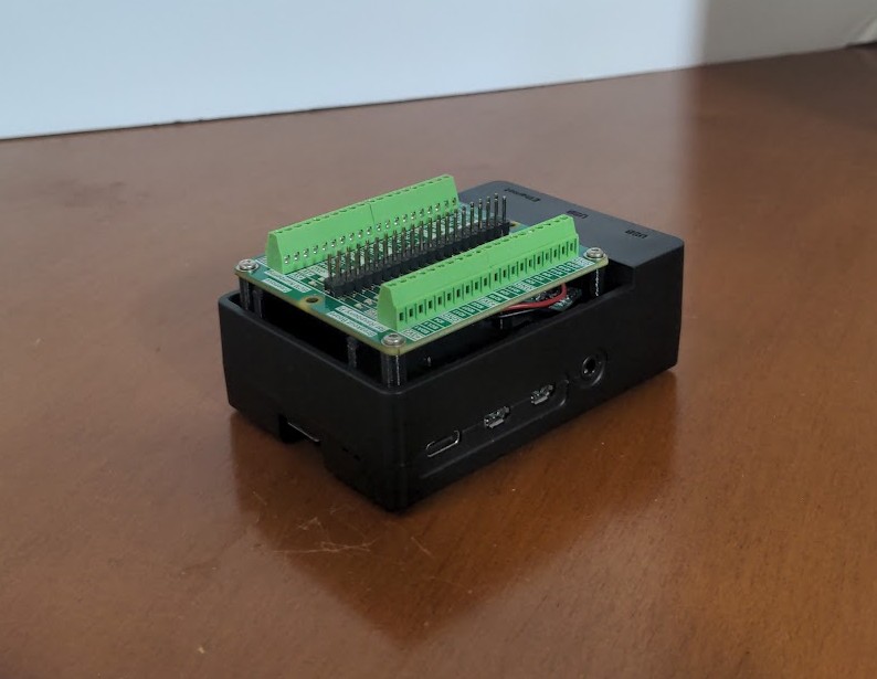 Raspberry Pi 4 breakout riser fan mount