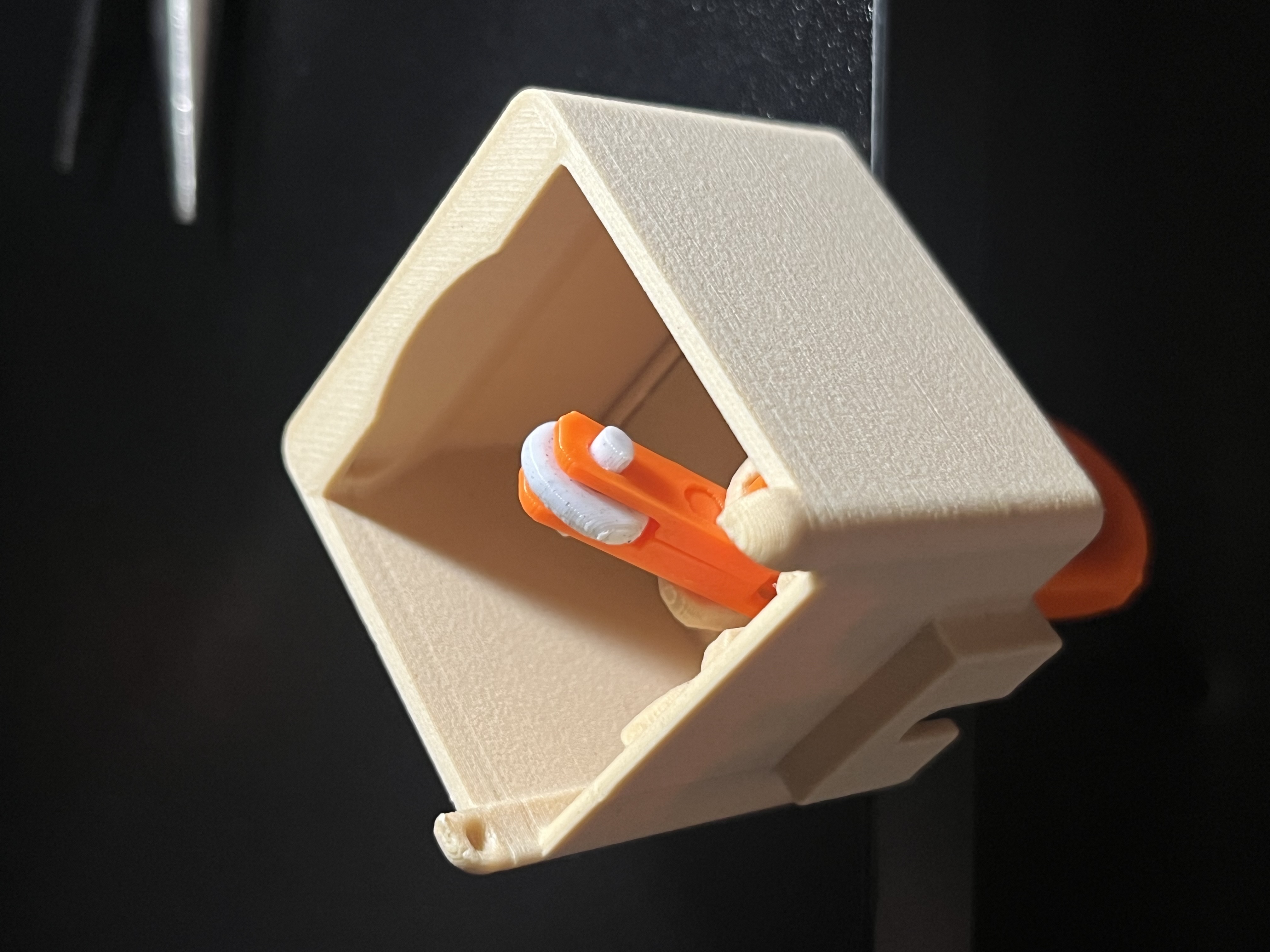 Peg-less weighted wheel for "Re-engeneered catbox"