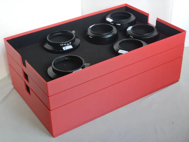 Ablage stapelbar für Gegenlichtblenden oder andere Dinge; Stackable tray for lens hoods or other items