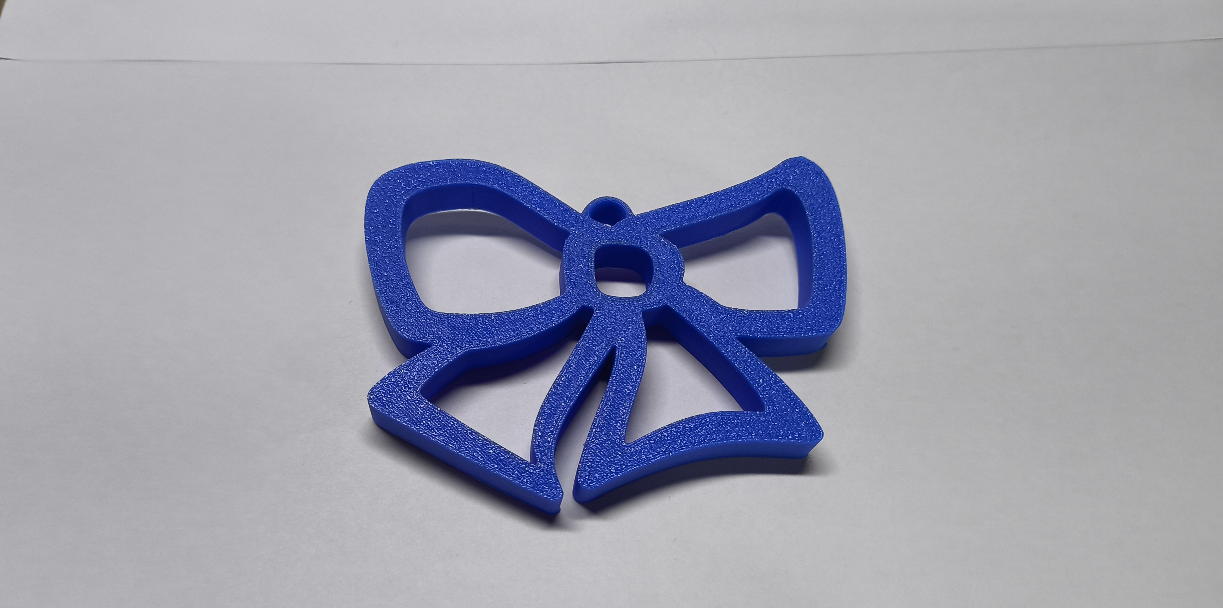 2D Christmas Tree Ribbon Ornament – PLA Printed Decoration with Hanger Slot