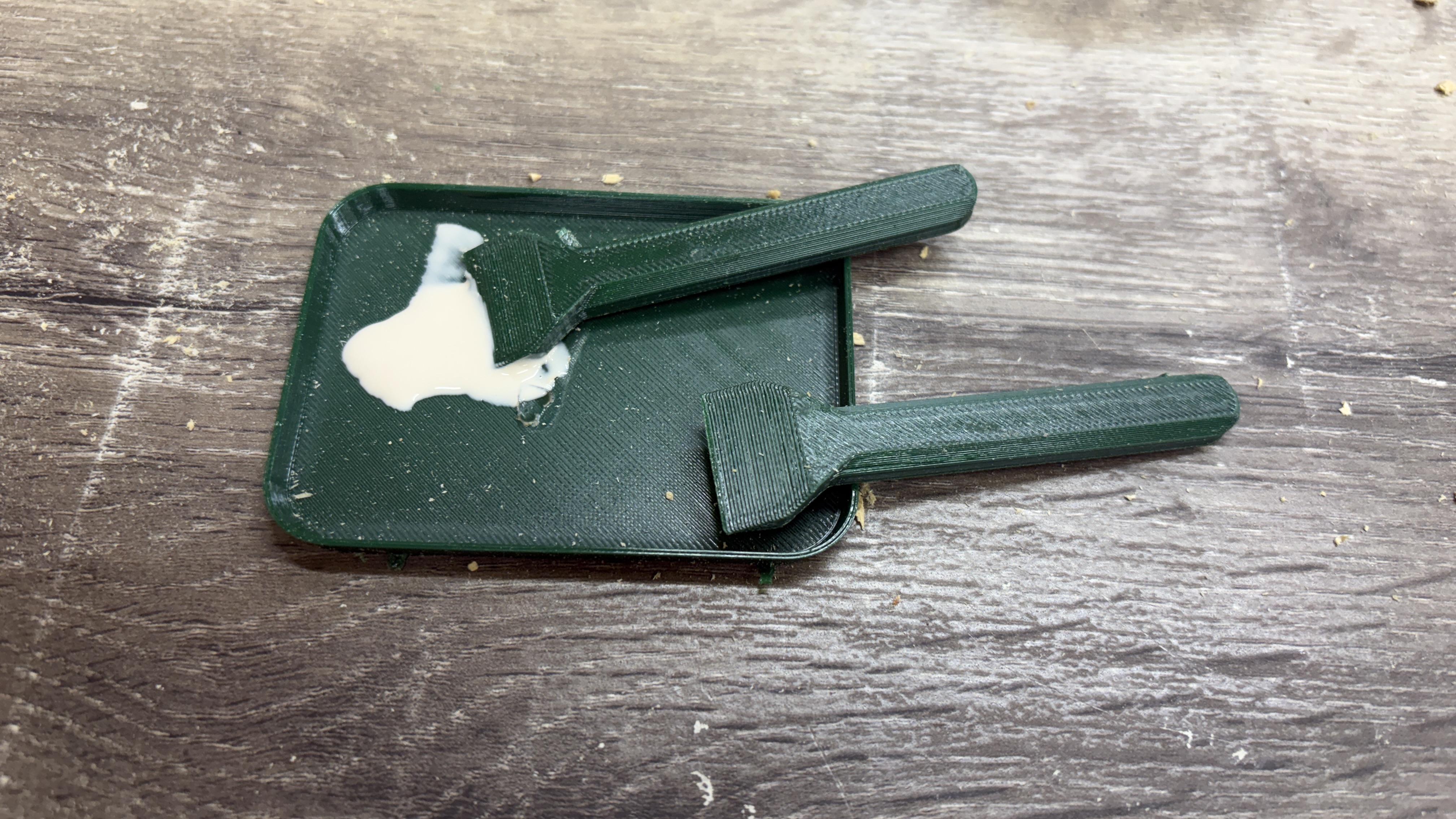 Mini Glue Pad with Spreader and Scraper