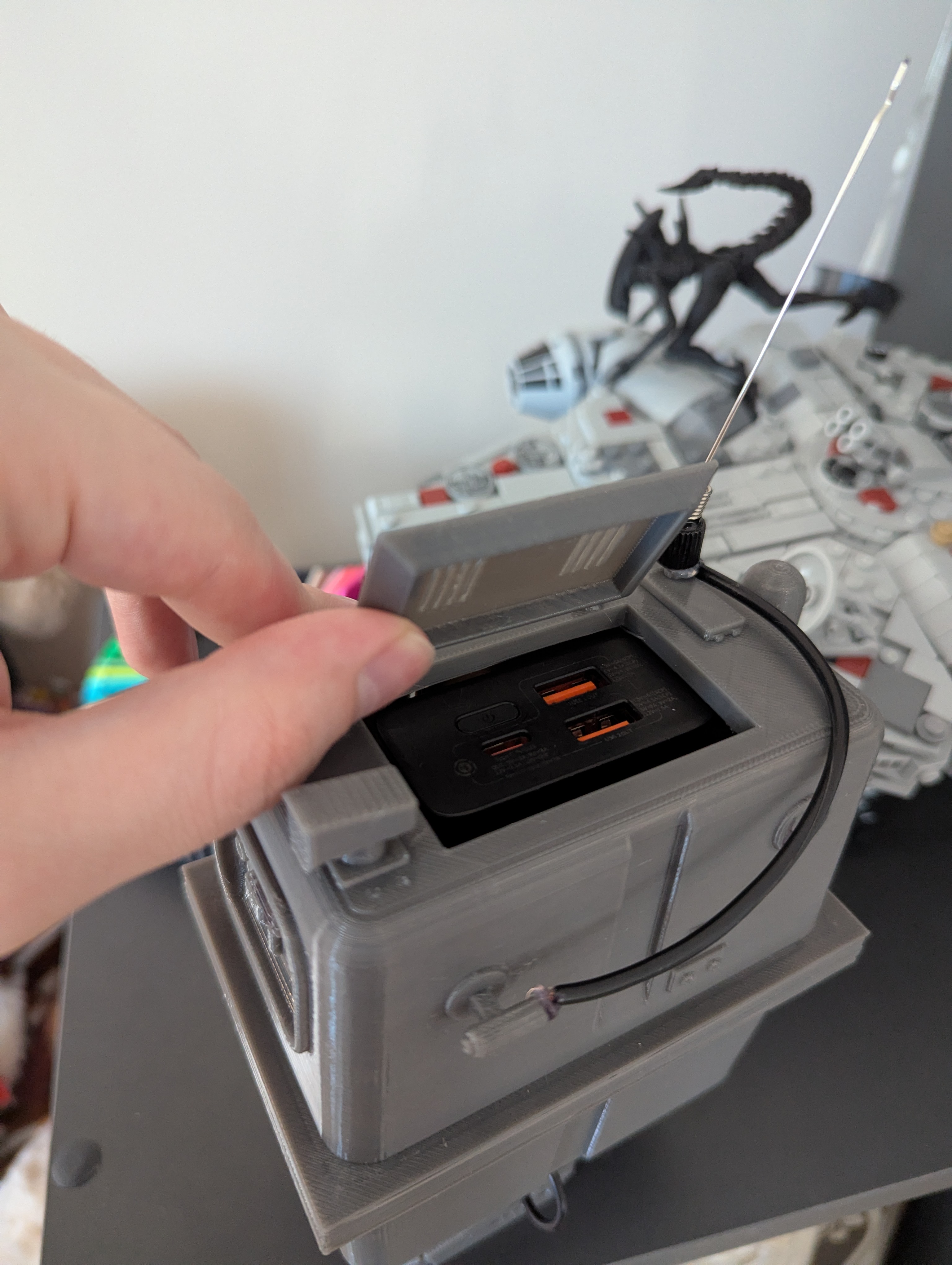 Star Wars Gonk Droid Case for Baseus Adaman 2 — miniatura 3