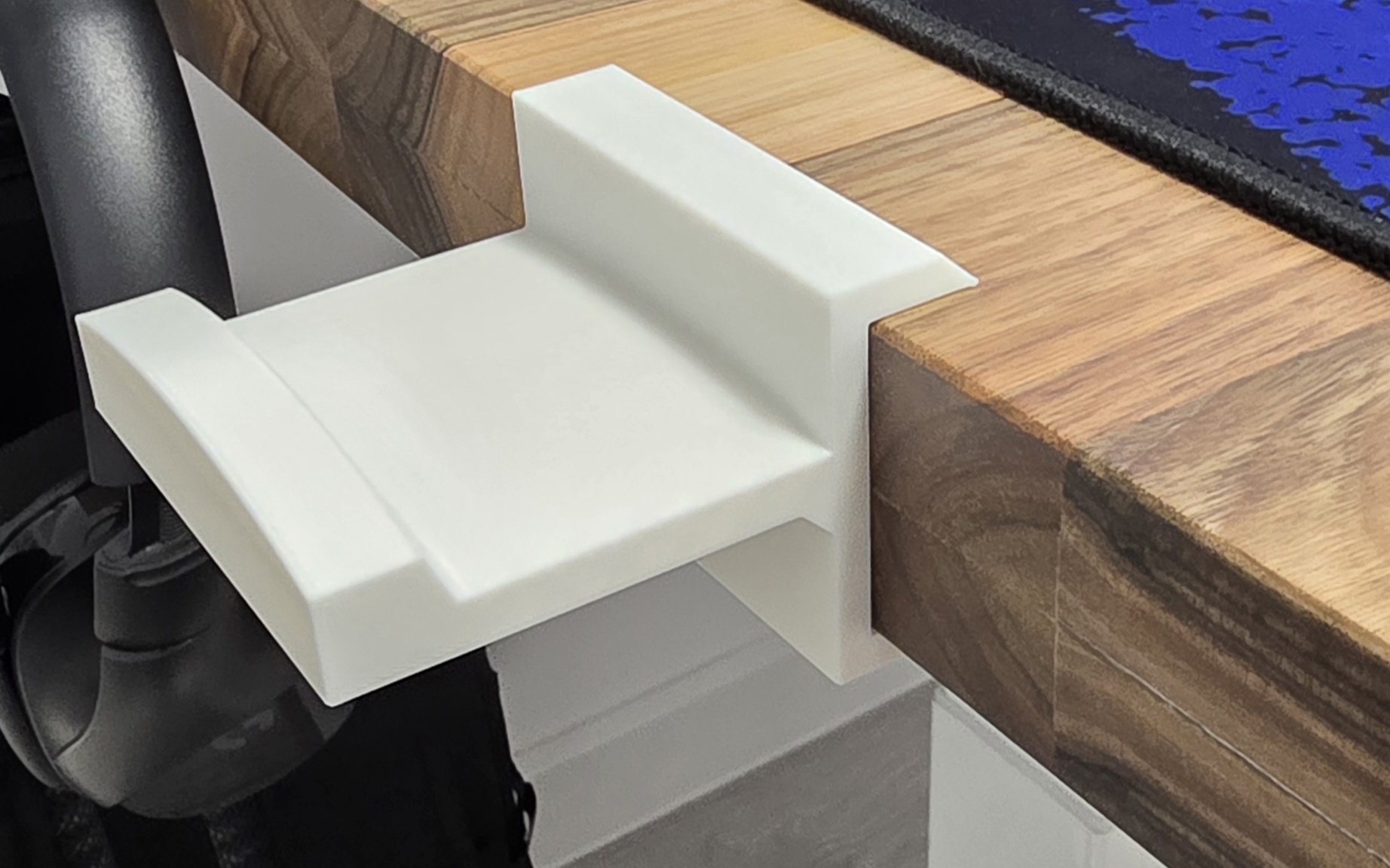 Underdesk Headphone hanger