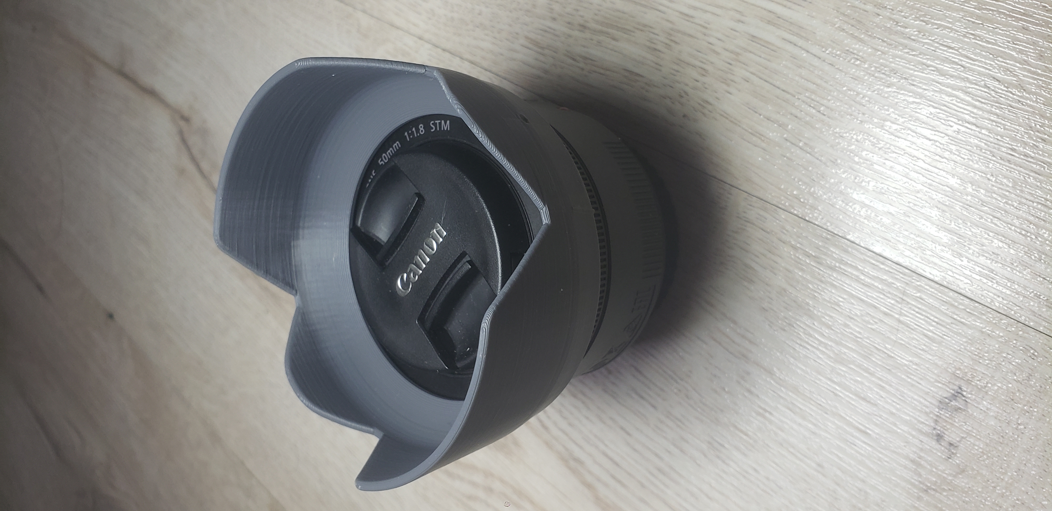 Canon EF lens 50mm 1:1.8 STM sun shade