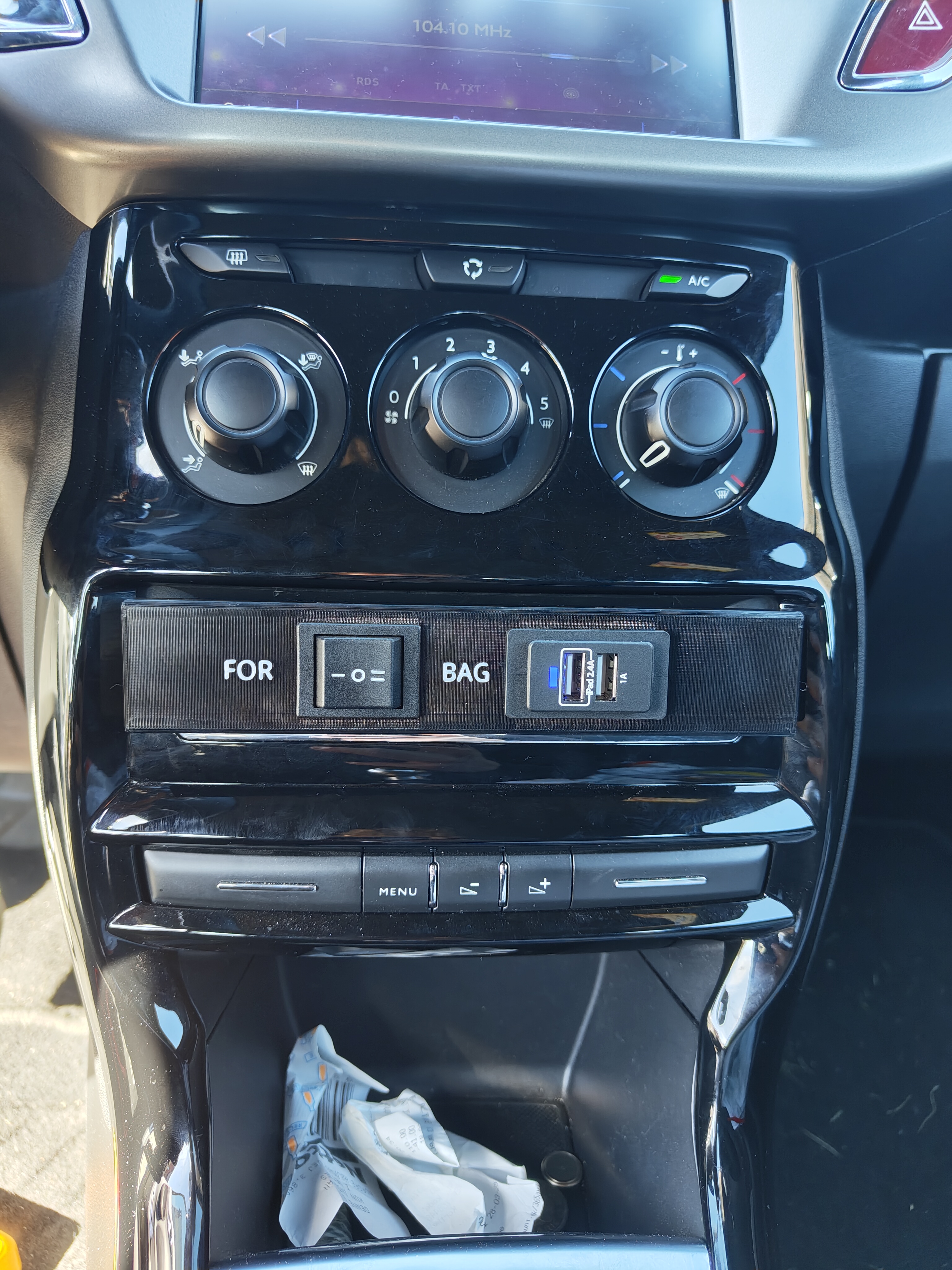 DS3 button holder