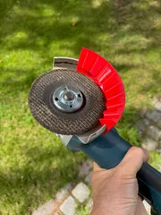 Attachment for sharpening twist drills on a Bosch angle grinder