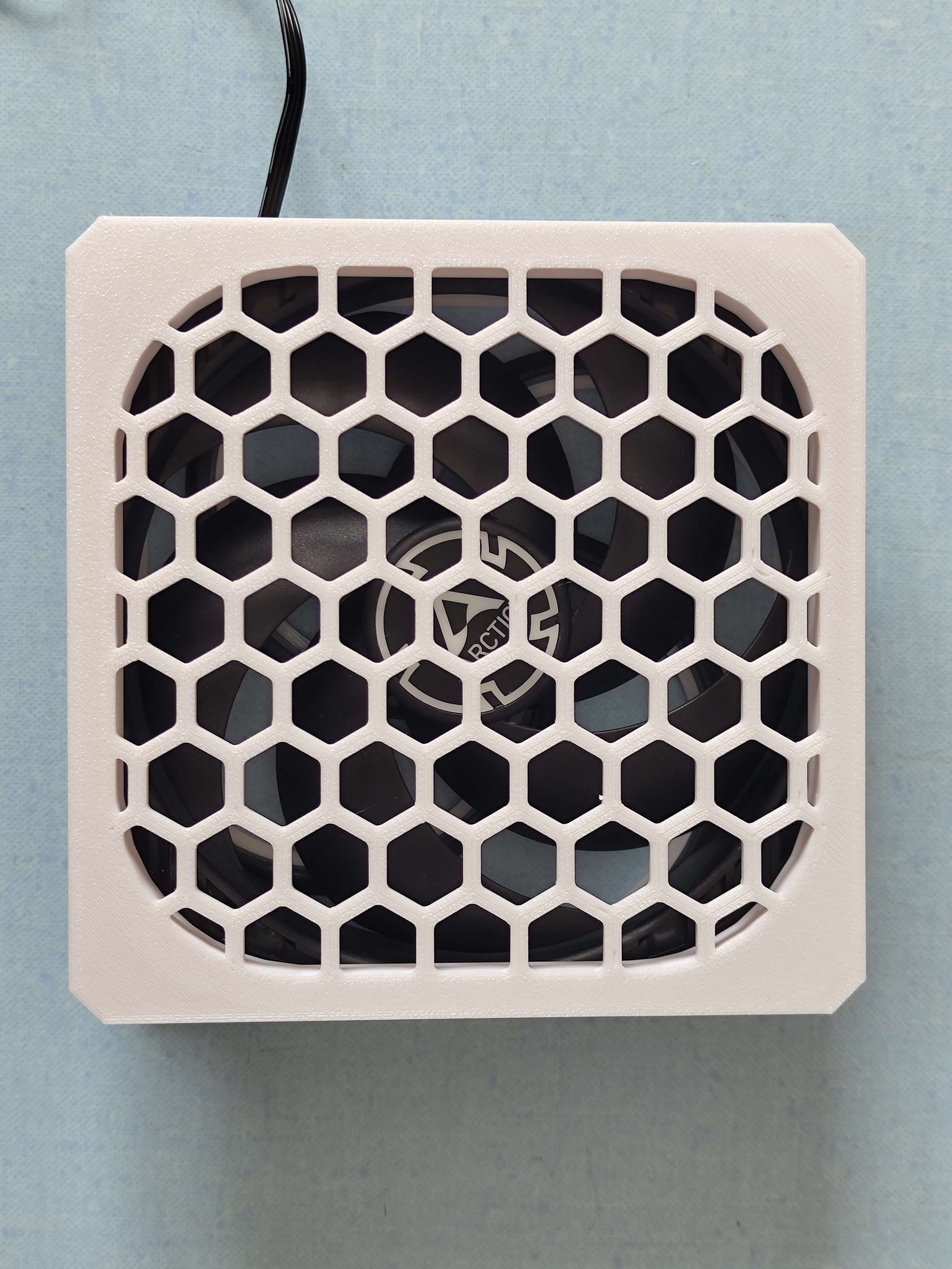 Arctic P12 Desk Fan
