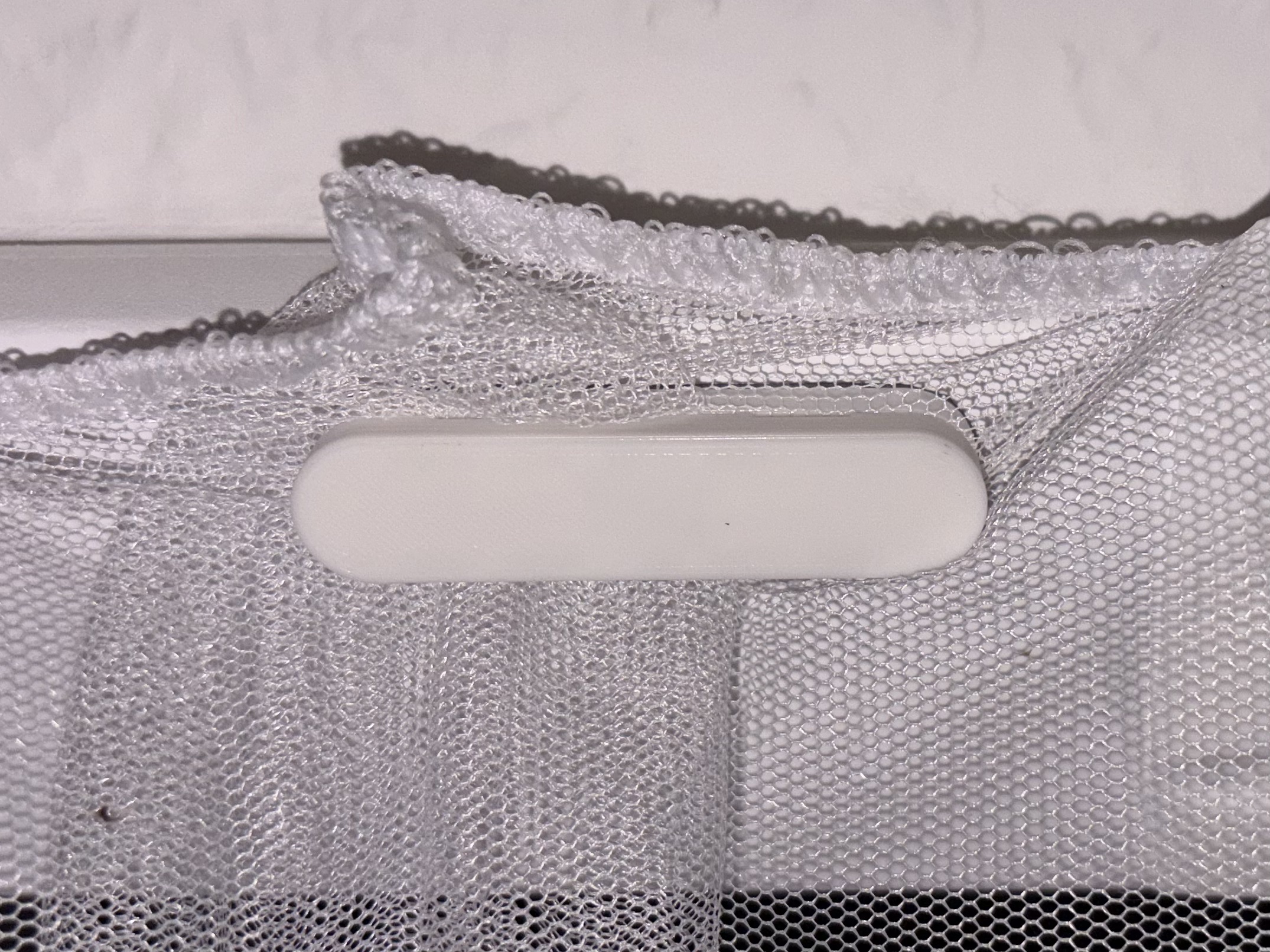 Window Clip for Fly Screen (burried magnet + tight fit) / Fensterclip für Fliegengitter
