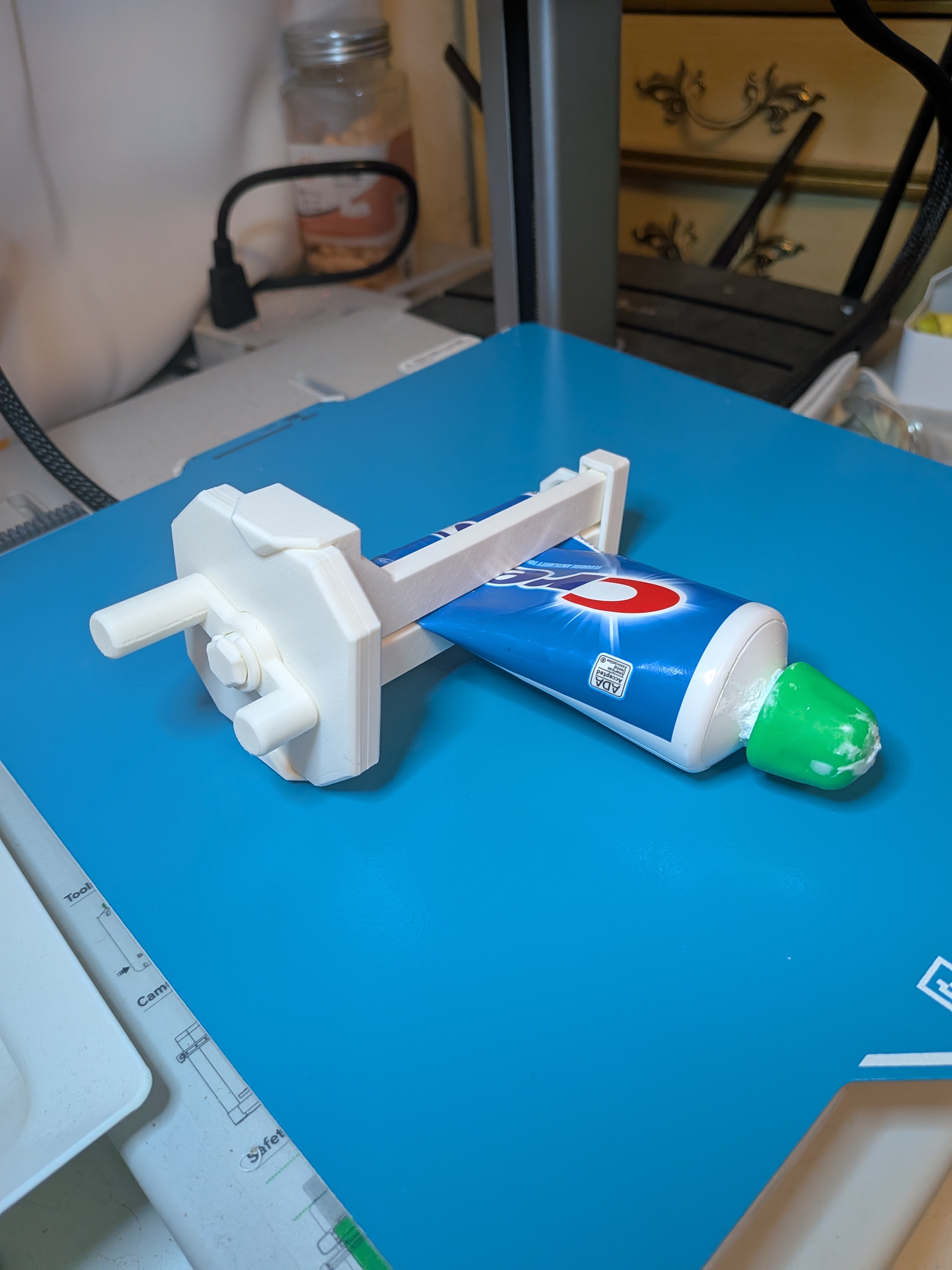 cycloidal drive tootpaste squeezer 3D model
