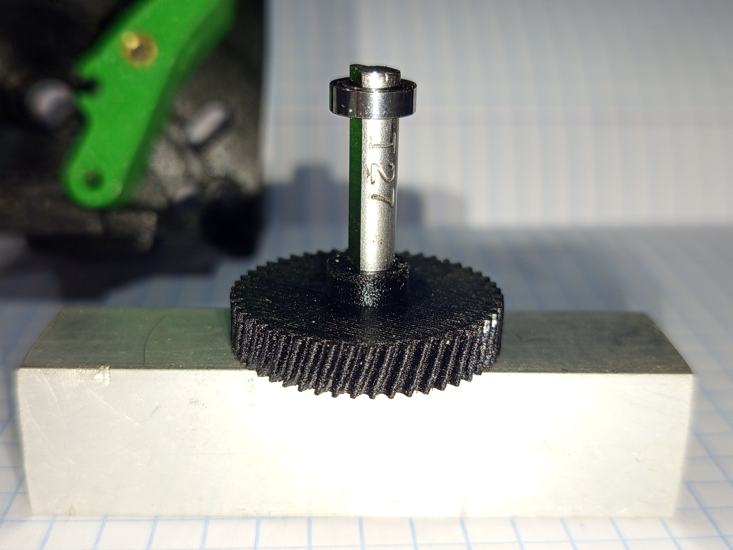 Helical Gear Shaft (50T, M0.5, 17° RH) – Dual-Drive Extrude