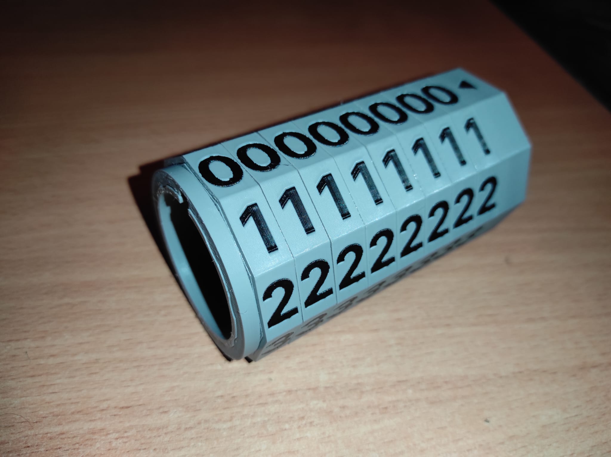 Miniatura 8 do modelo 3D Eight digit numeric cryptex