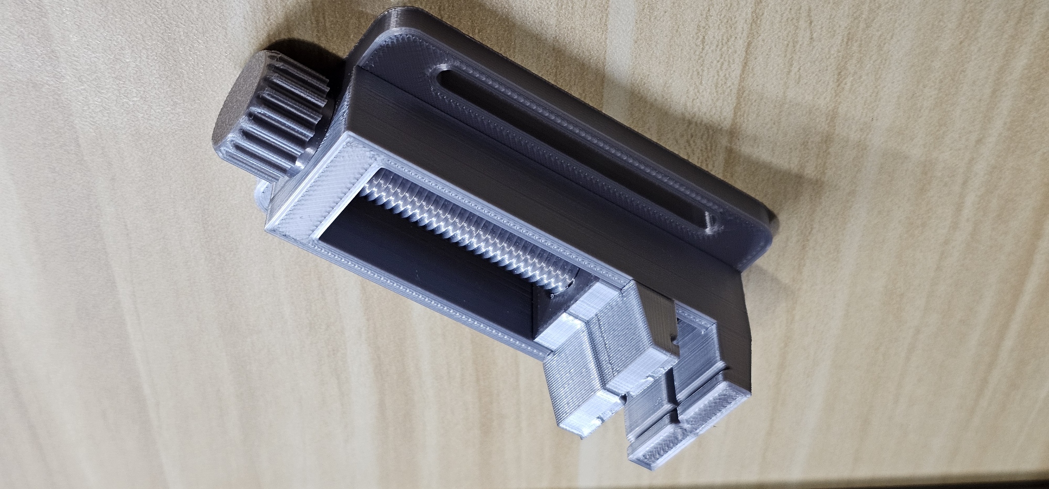 Miniatura 2 do modelo 3D Simple machine vise