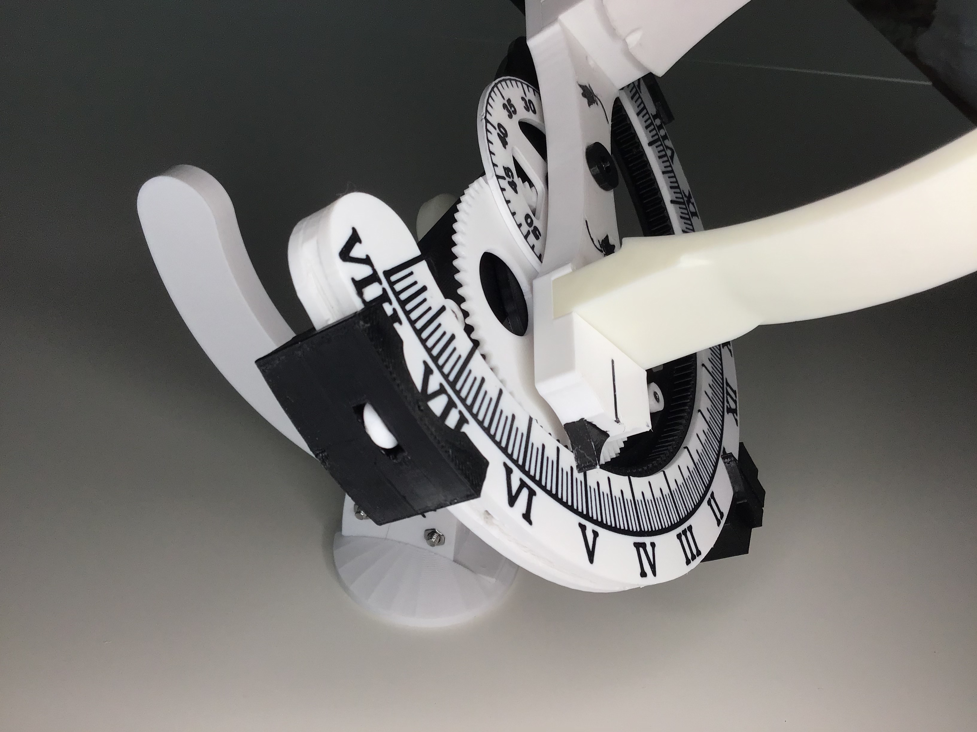 Heliochronometer Sundial - 2026 - Accurate to within 1 minute! — miniatura 8