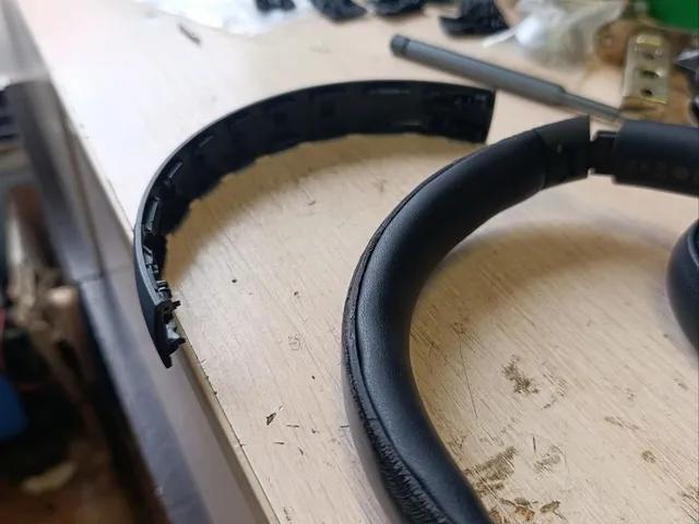 Baseus H1s  earbud arm
