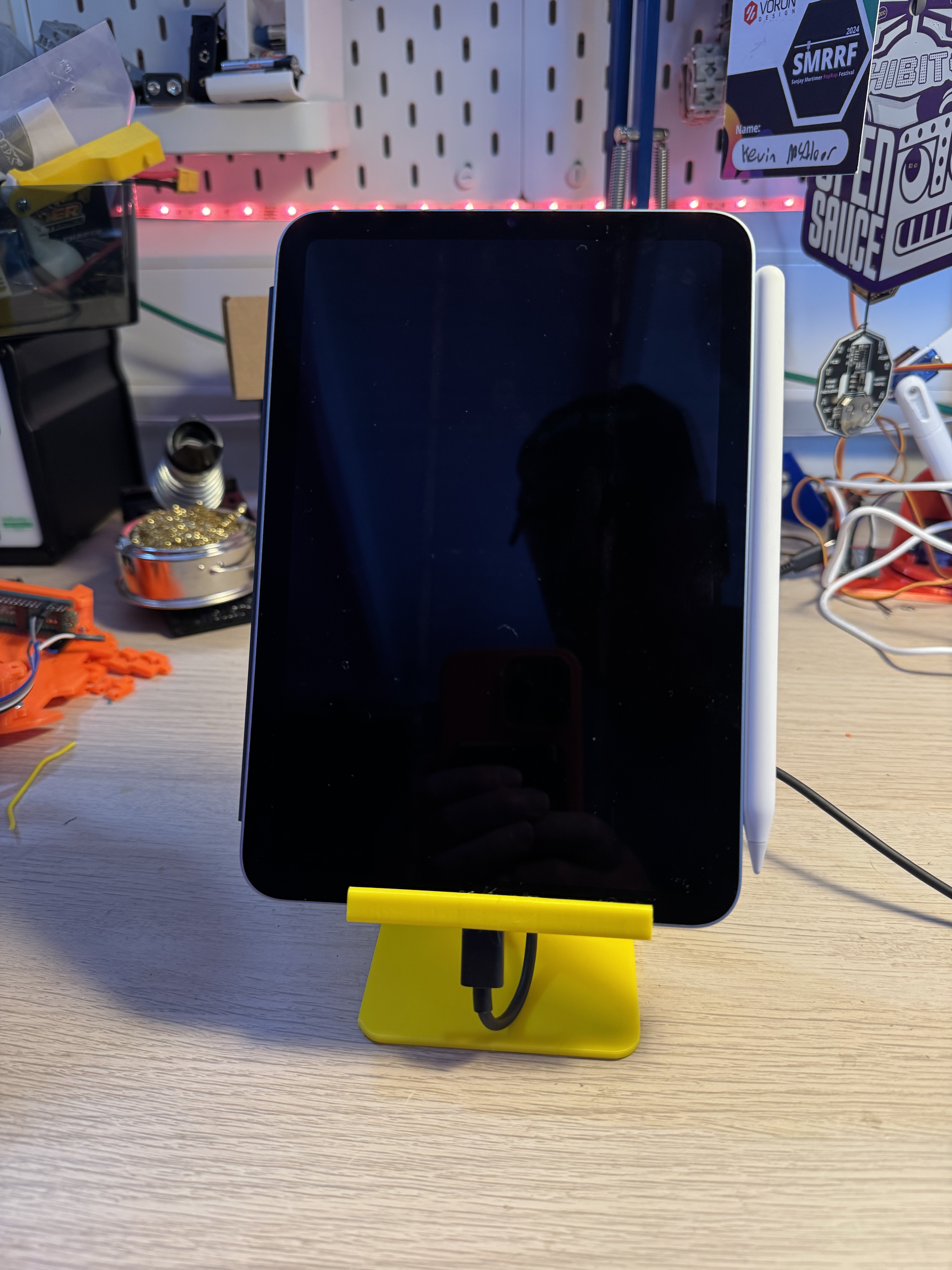 Miniatura 10 do modelo 3D iPad Mini Stand