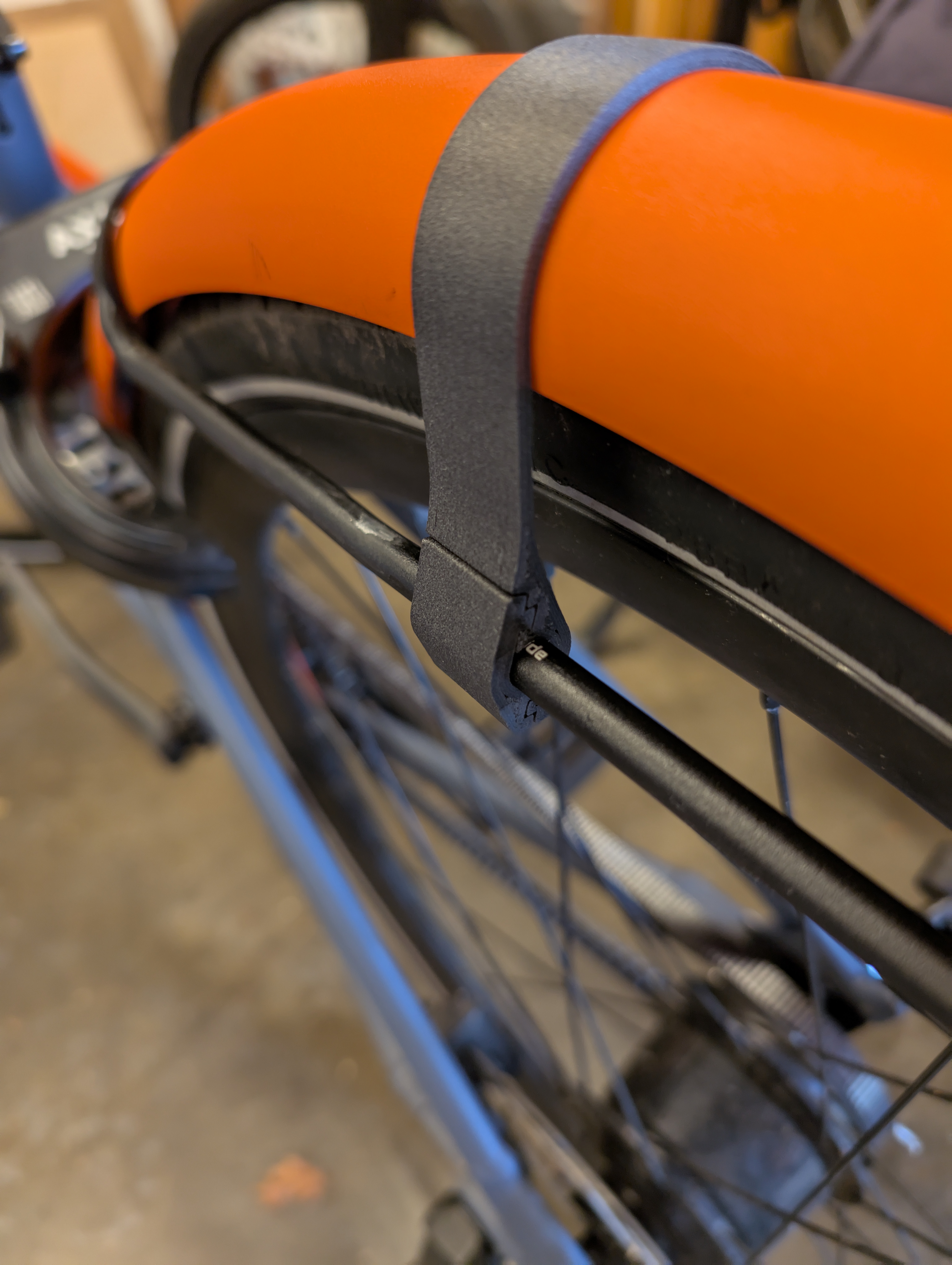 bicycle BMC 257 rear pannier rack support