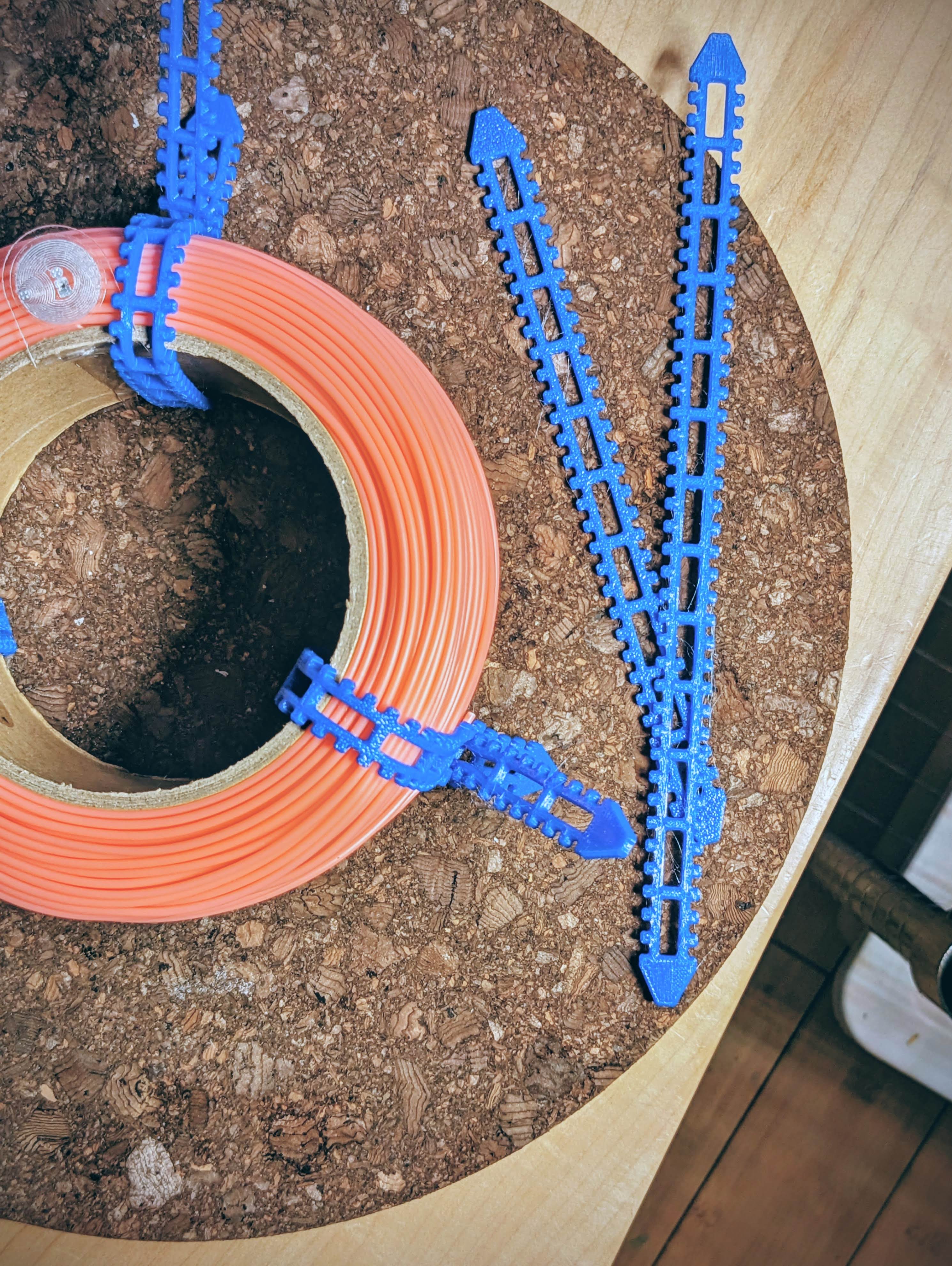 Miniatura 4 do modelo 3D Multiflex Reusable Zip Tie